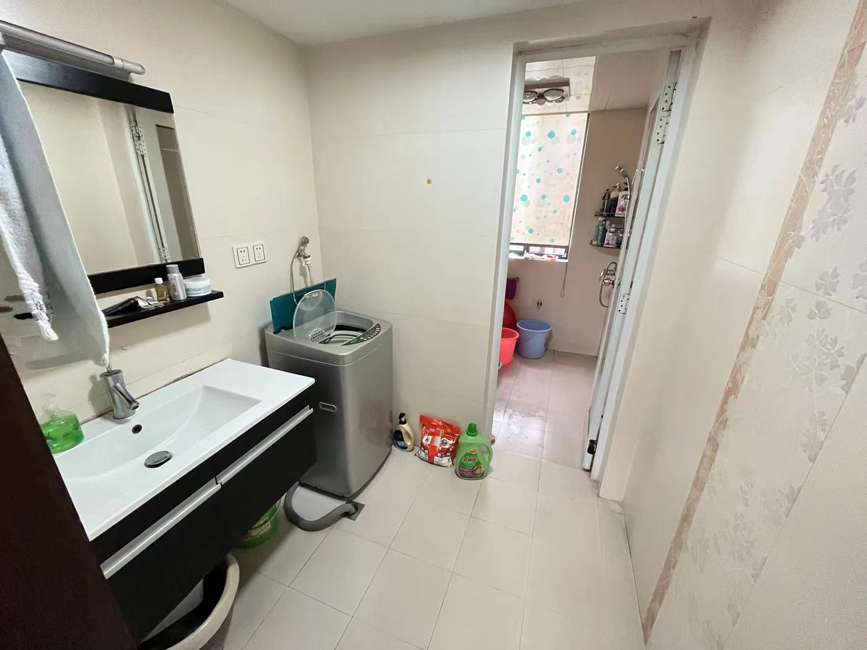 玫瑰名城紫荆苑 6室3厅2卫 63.80万 玫瑰名城紫荆苑 6室3厅2卫 63.80万室内图