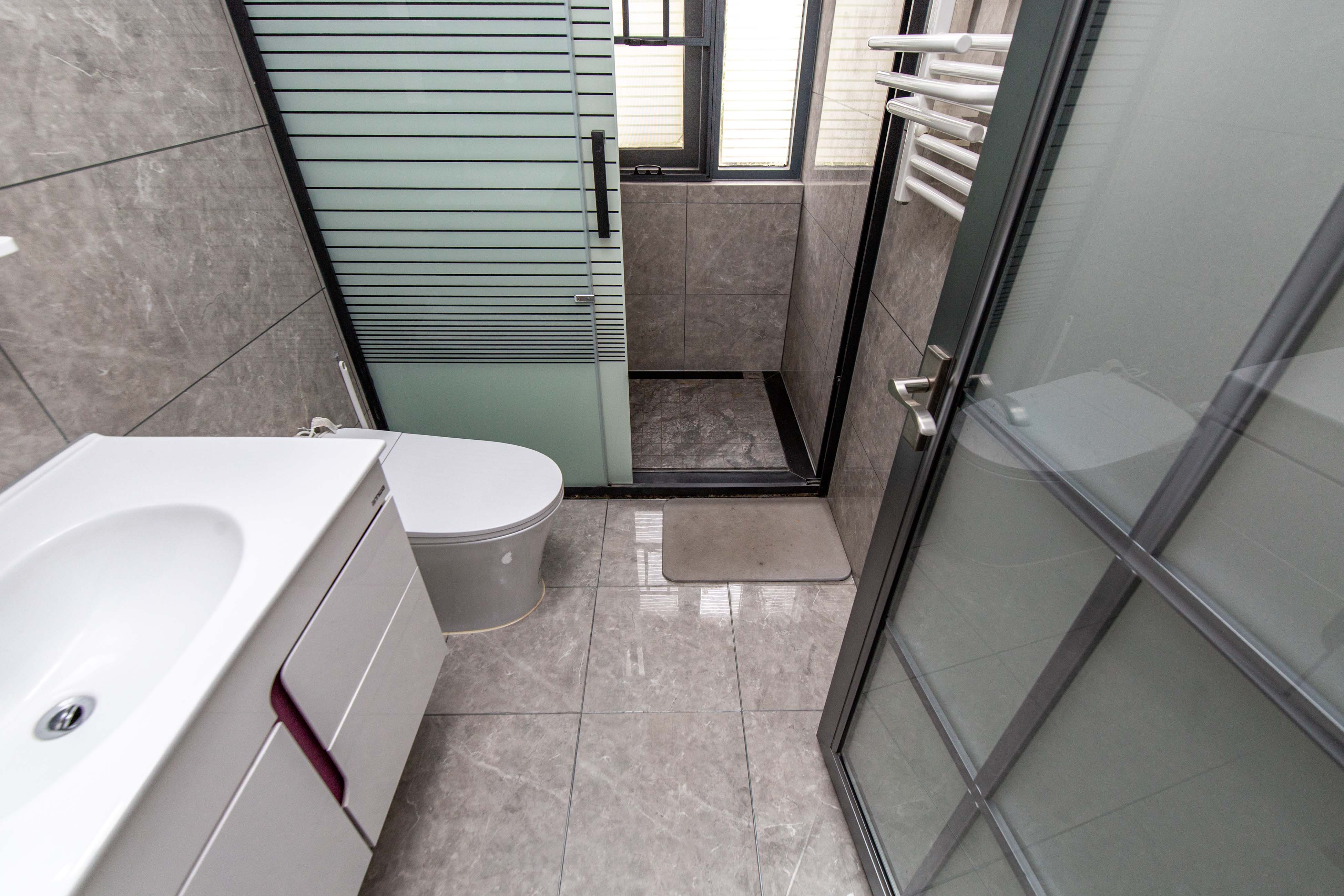 清溪川九号  3室2厅2卫    205.0万卫生间