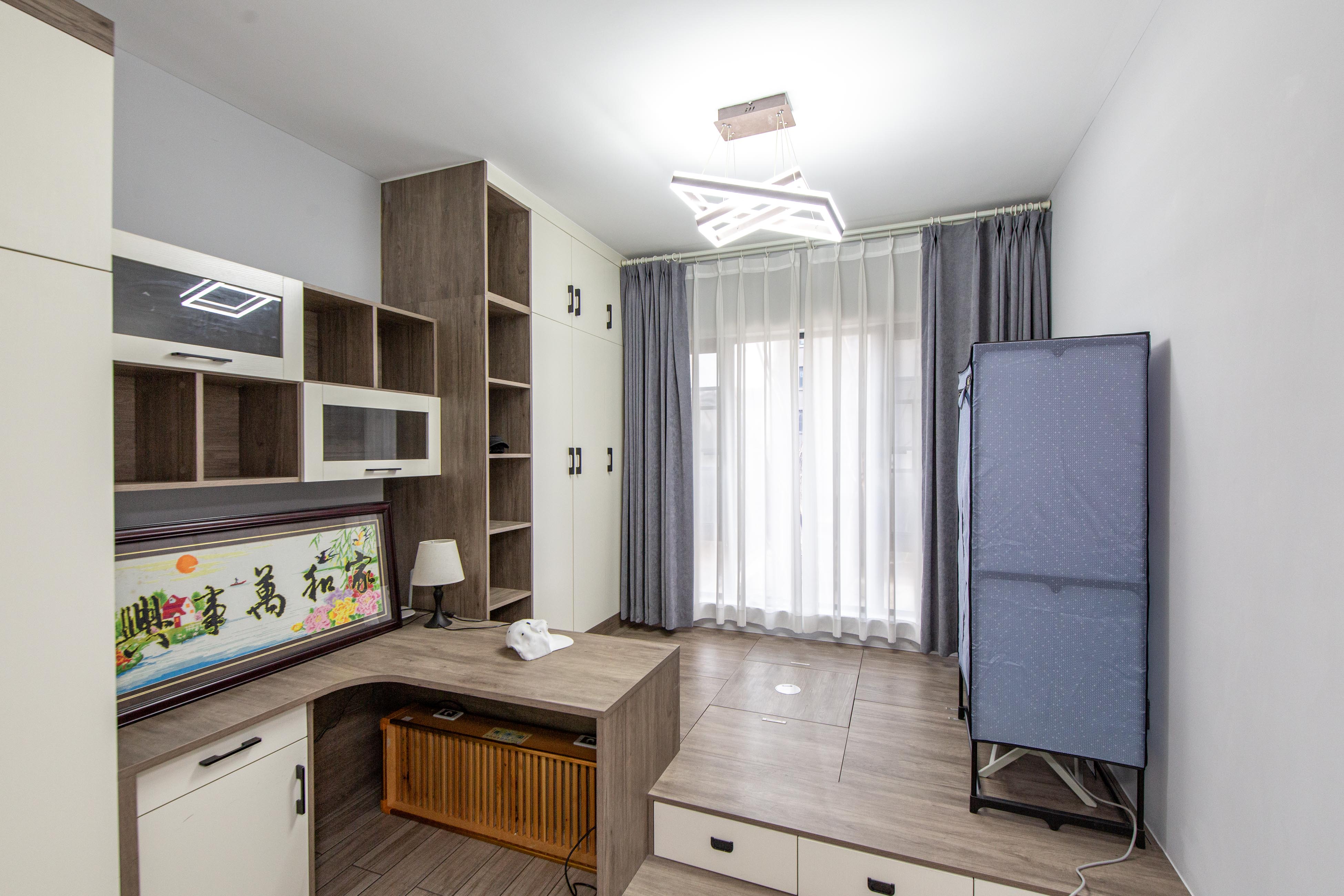 清溪川九号  3室2厅2卫    205.0万卧室