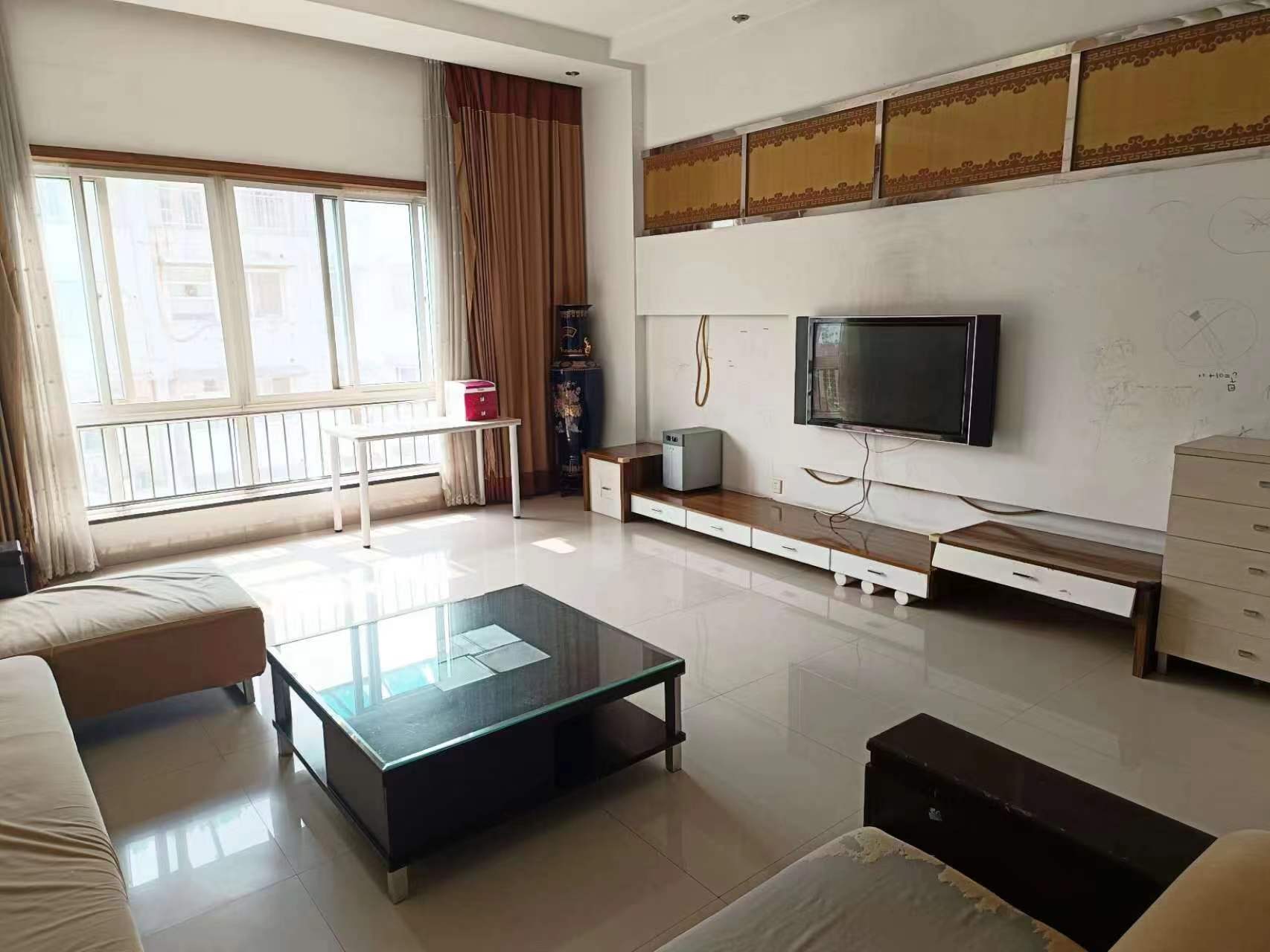 青年乐园 6室2厅3卫 120.00万 青年乐园 6室2厅3卫 120.00万室内图