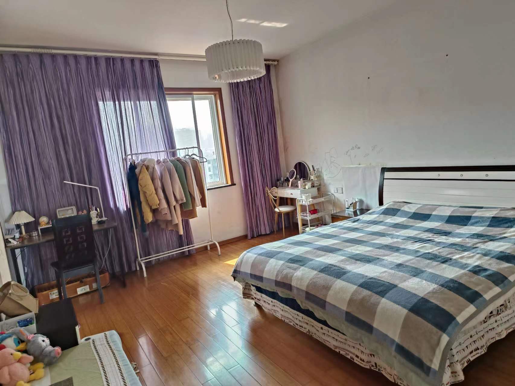 青年乐园 6室2厅3卫 120.00万 青年乐园 6室2厅3卫 120.00万室内图