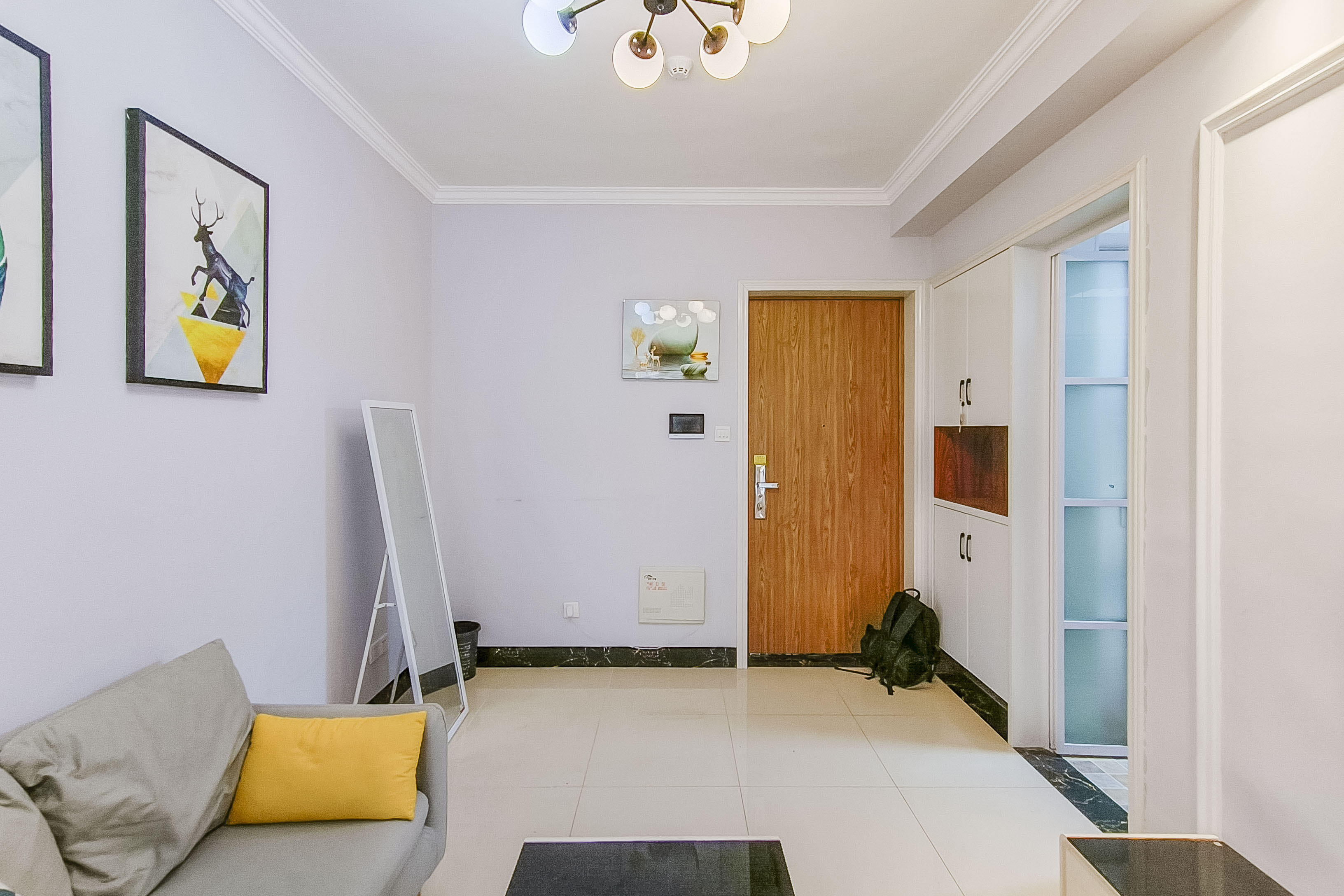 融创融公馆(融创臻苑) 1室1厅1卫 36.00万 融创融公馆(融创臻苑) 1室1厅1卫 36.00万客厅