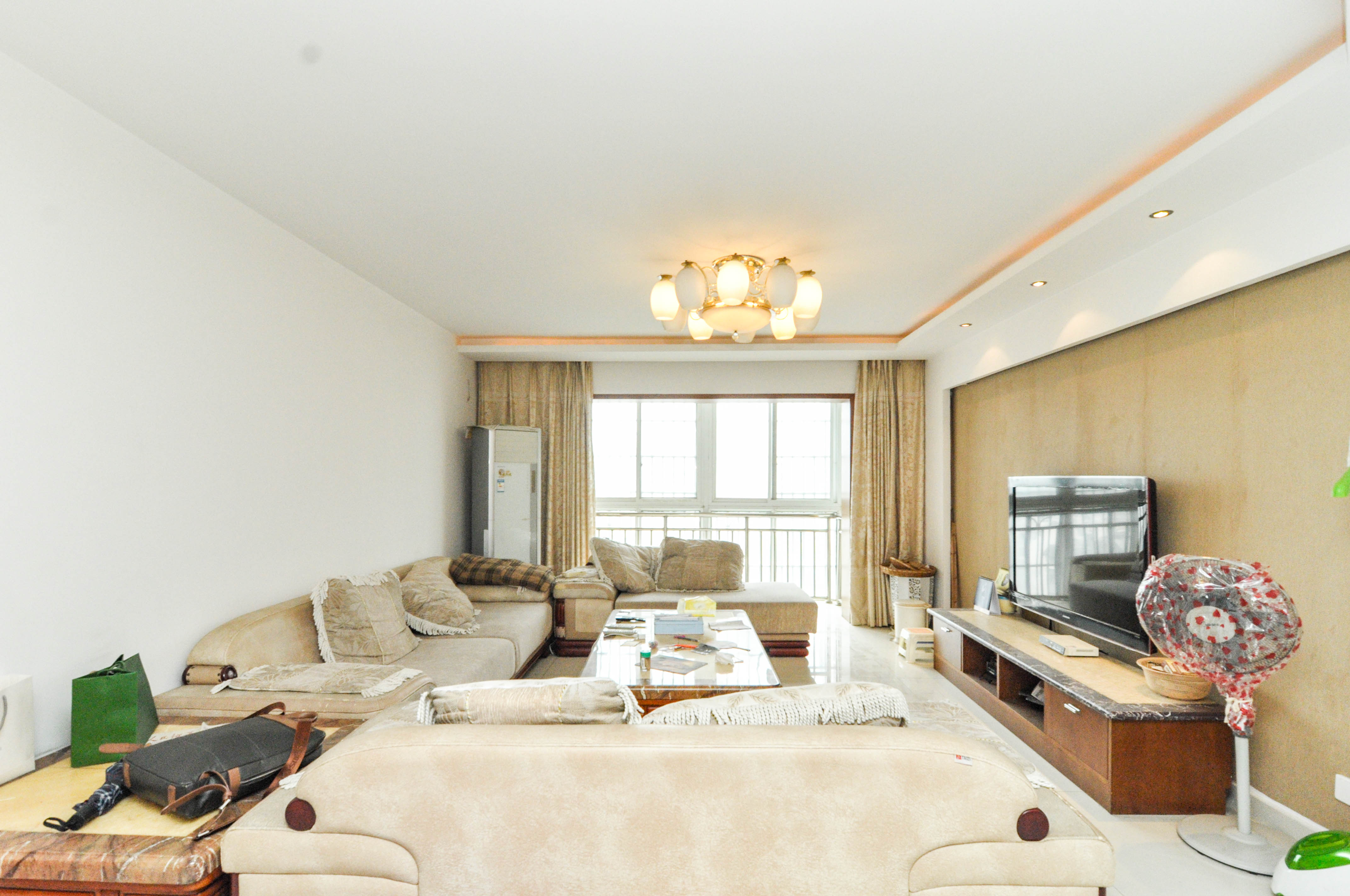 玛依拉山庄 3室2厅1厨2卫 132.00万