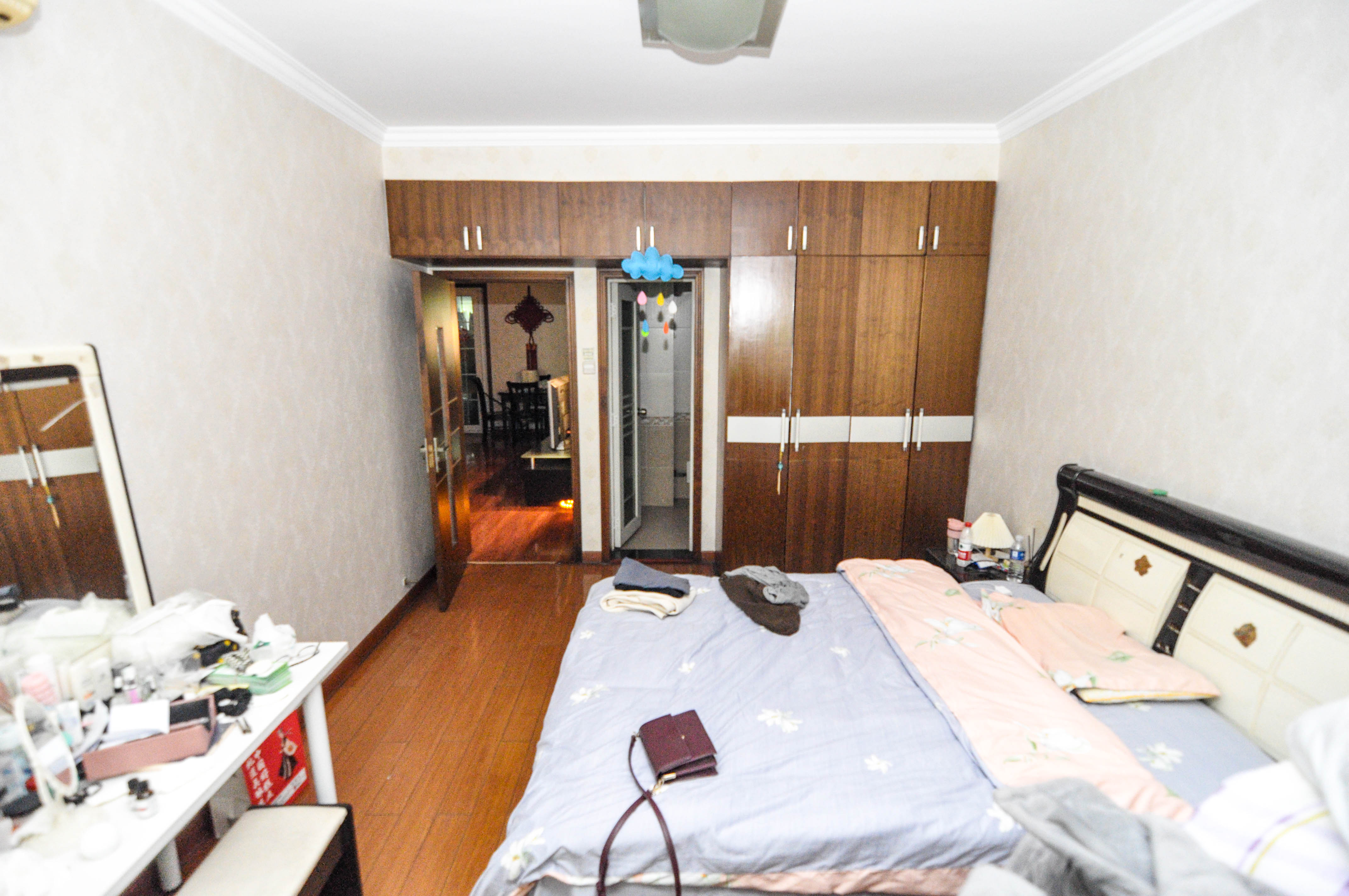 兰亭居  3室2厅2卫   122.00万卧室