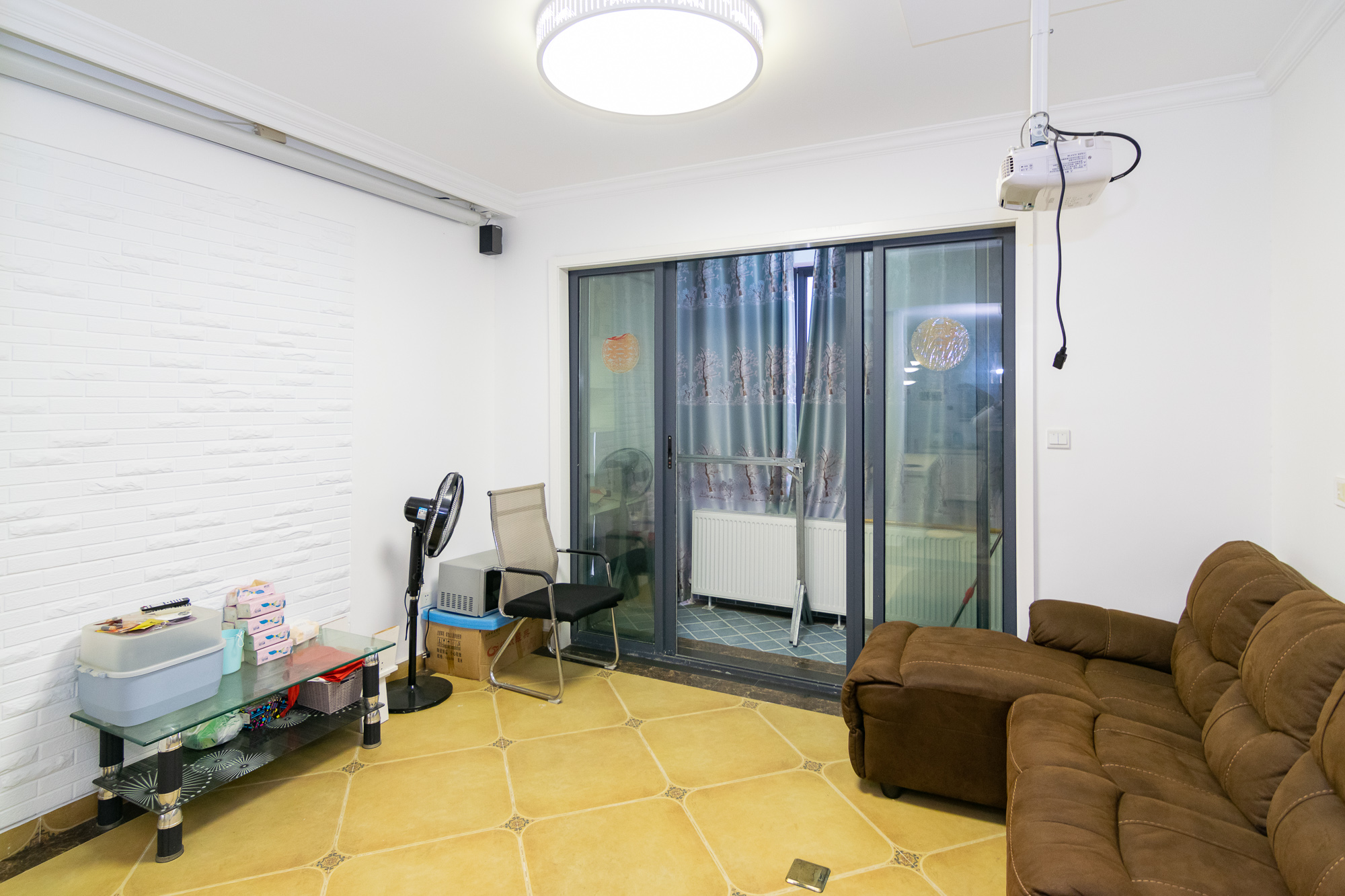 勤诚达新界 2室2厅1卫 68.00万 勤诚达新界 2室2厅1卫 68.00万客厅