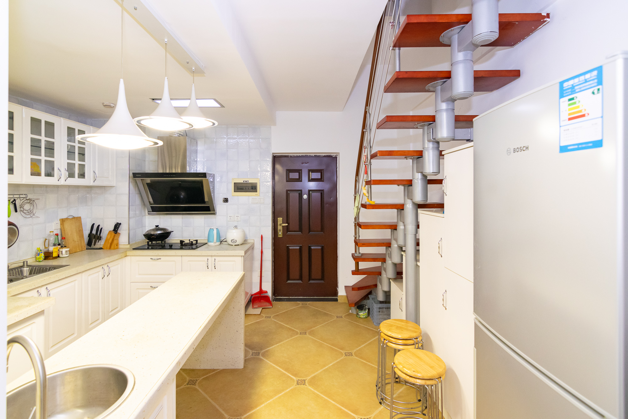 勤诚达新界 2室2厅1卫 68.00万 勤诚达新界 2室2厅1卫 68.00万客厅