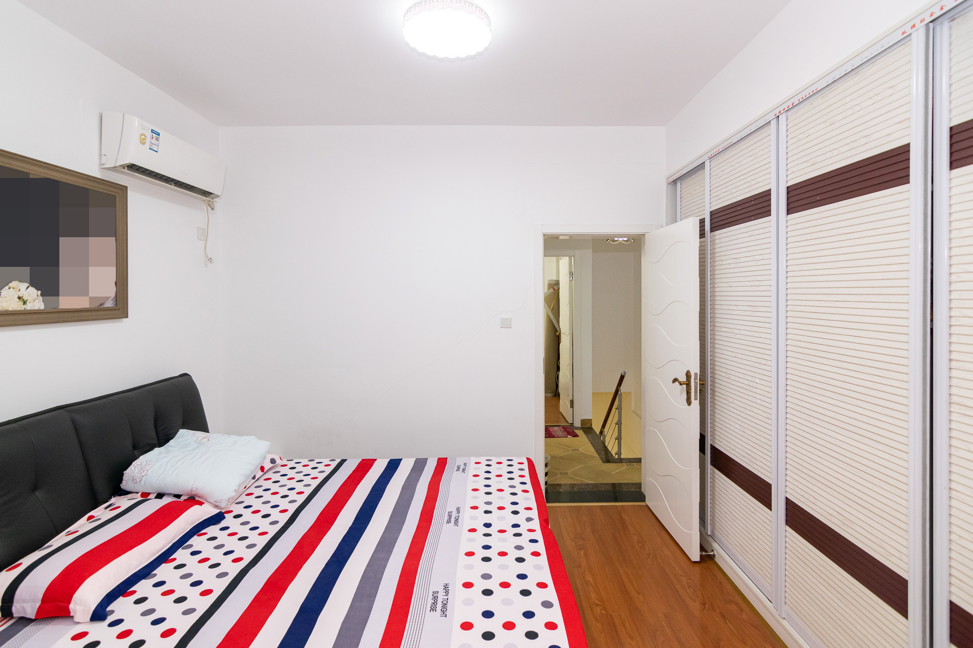 勤诚达新界 2室2厅1卫 68.00万 勤诚达新界 2室2厅1卫 68.00万卧室