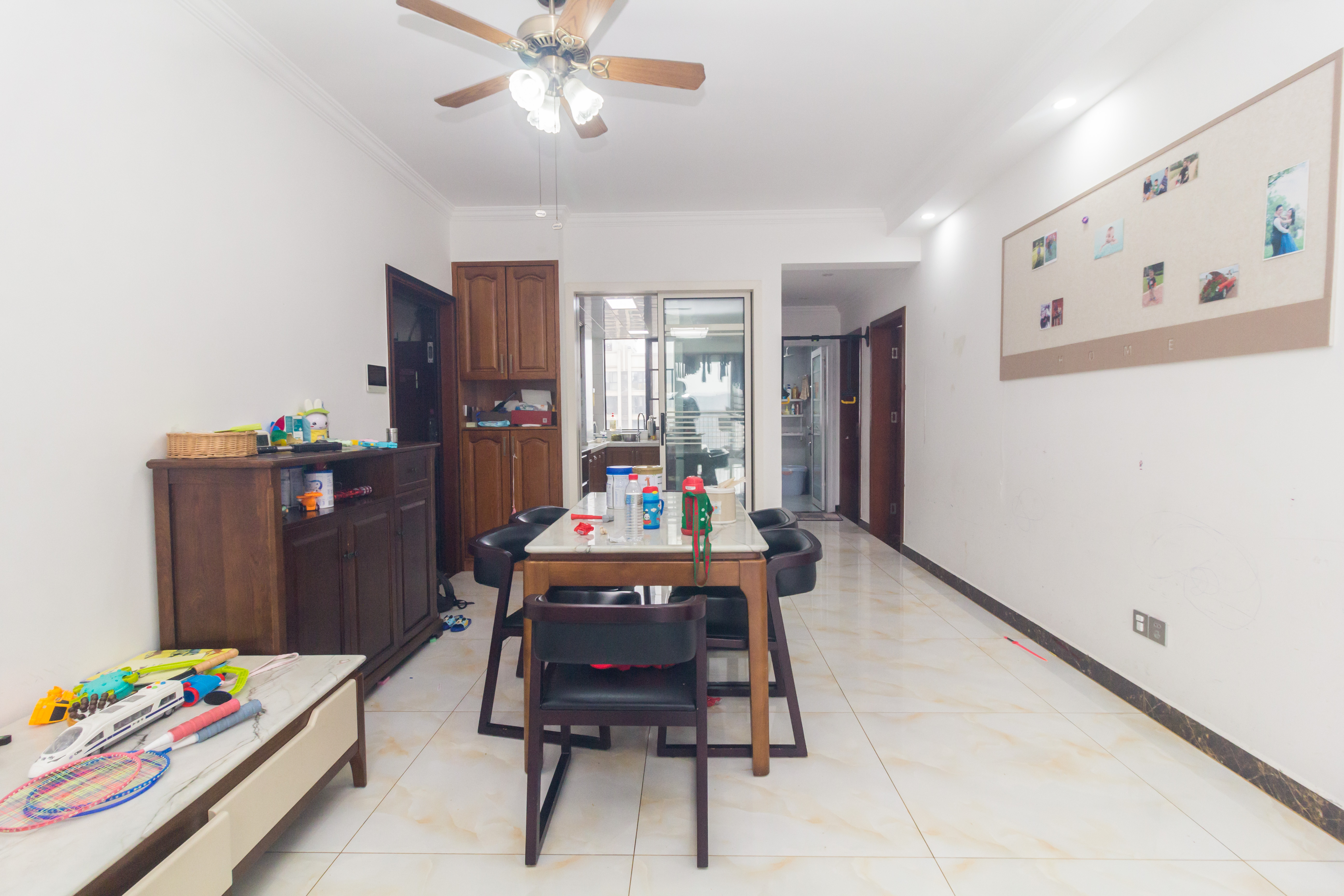 芙蓉万国城MOMA(卓越汇富苑) 4室1厅1卫 118.00万 芙蓉万国城MOMA(卓越汇富苑) 4室1厅1卫 118.00万客厅