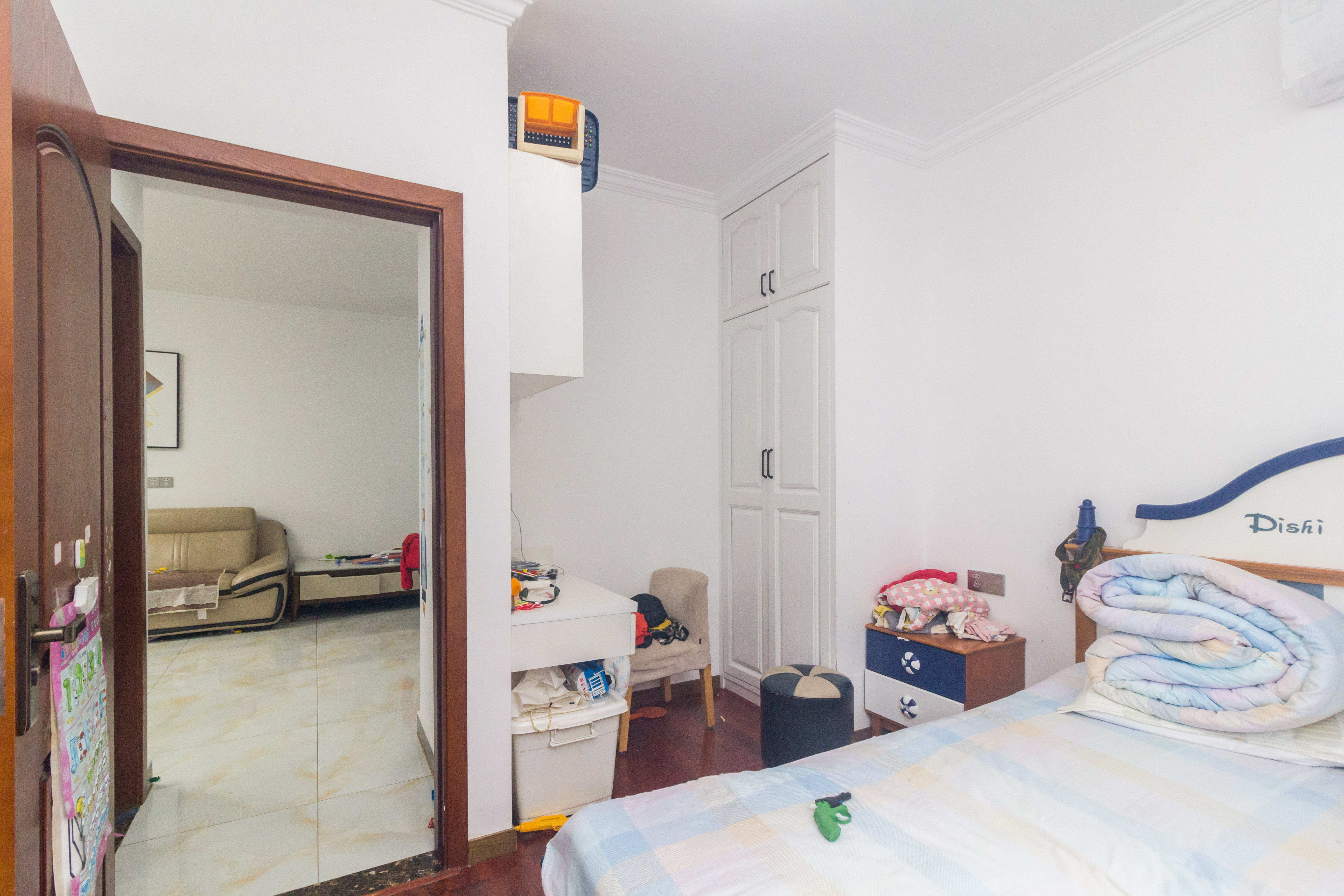 芙蓉万国城MOMA(卓越汇富苑) 4室1厅1卫 118.00万 芙蓉万国城MOMA(卓越汇富苑) 4室1厅1卫 118.00万卧室