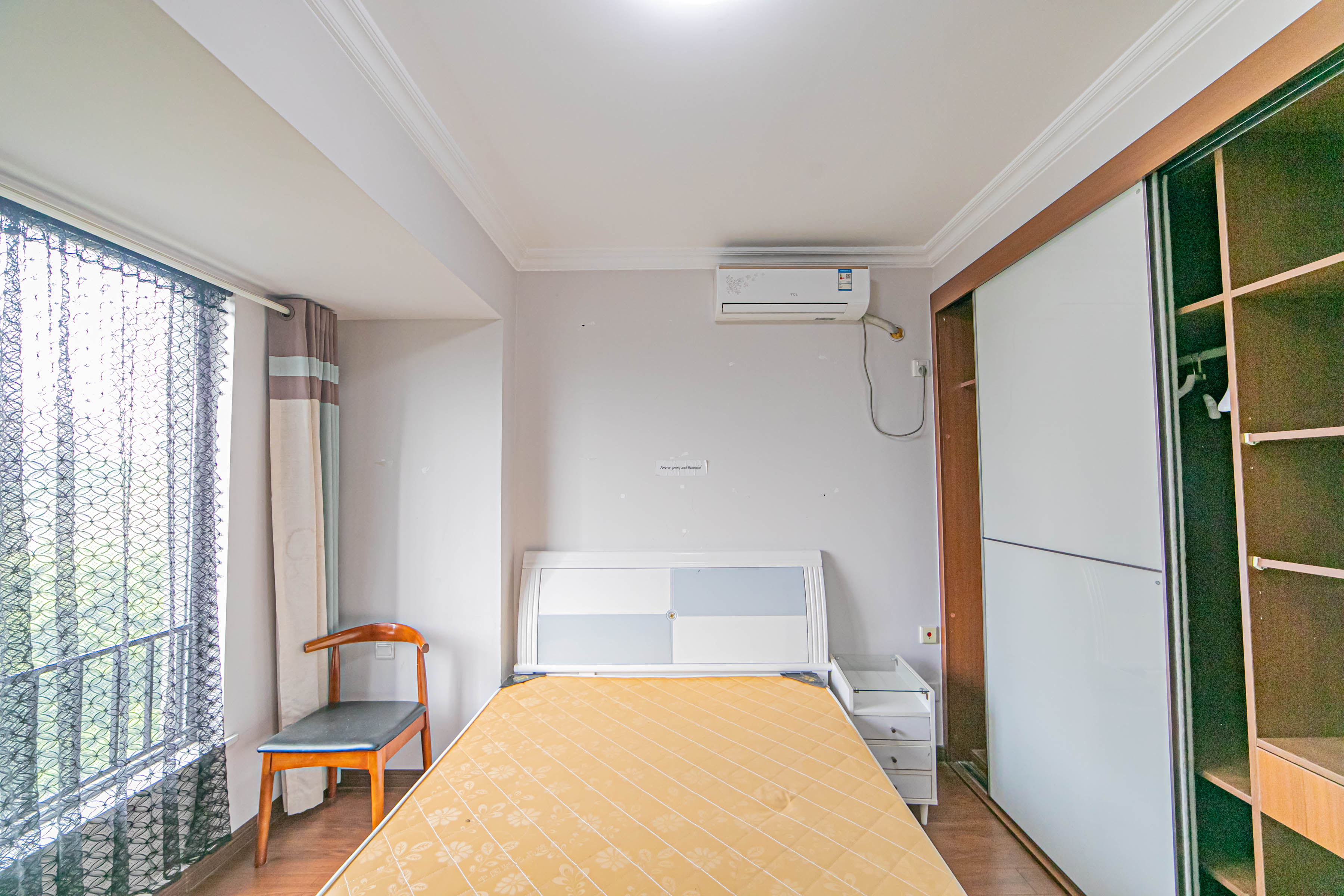 万科城 3室2厅1卫 90.0万 万科城 3室2厅1卫 90.0万卧室