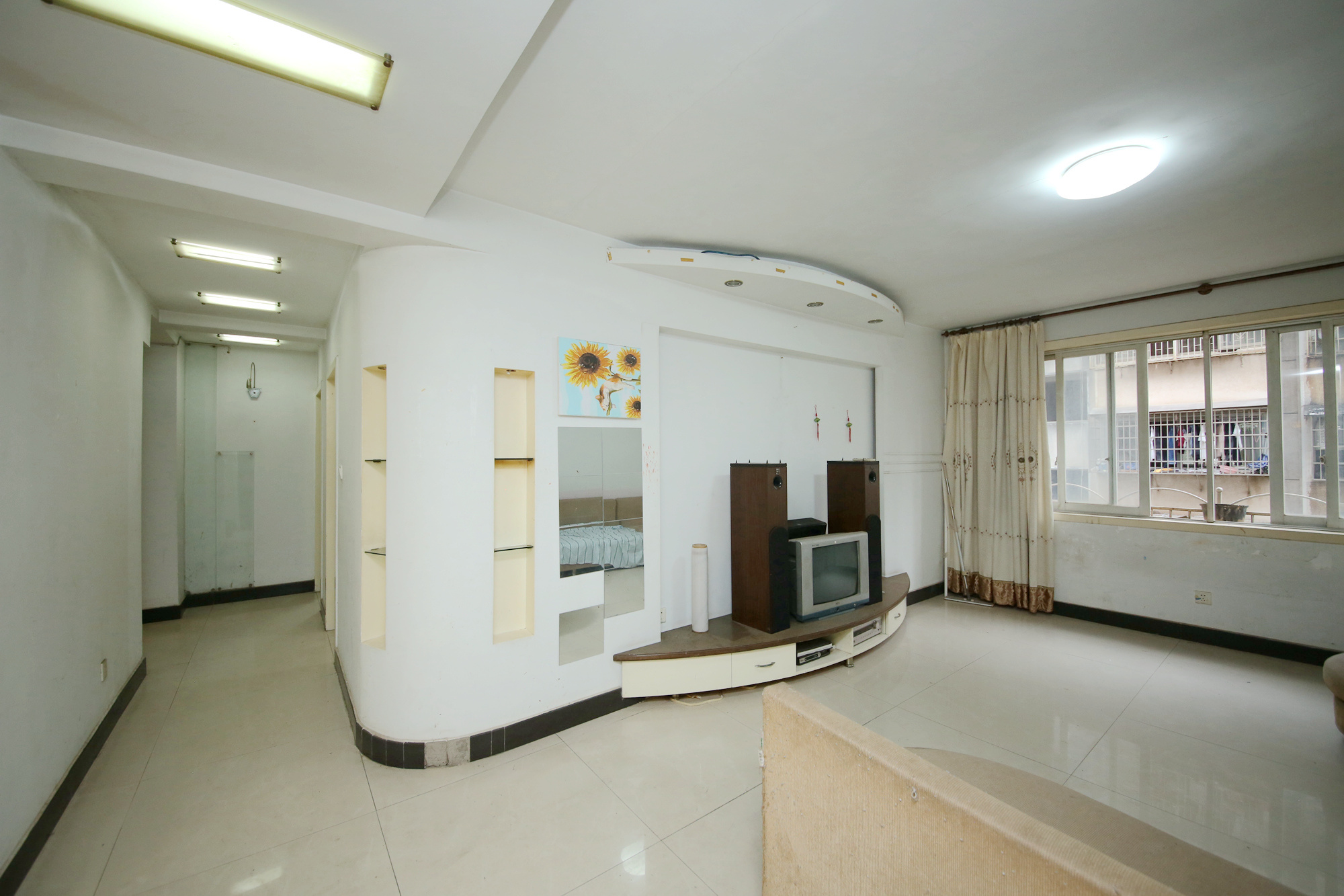 金泰小区  3室2厅2卫   72.00万客厅