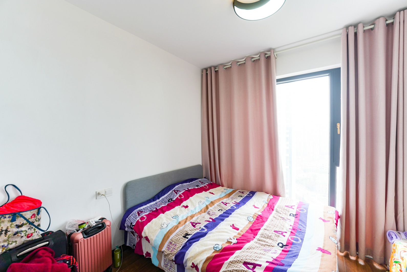 中建嘉和城  3室2厅2卫    160.0万卧室