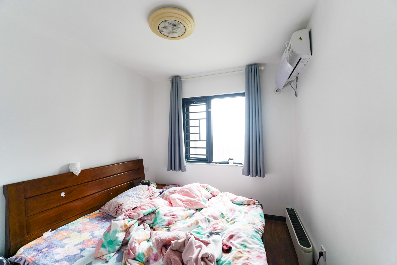 中建嘉和城  3室2厅2卫    160.0万卧室