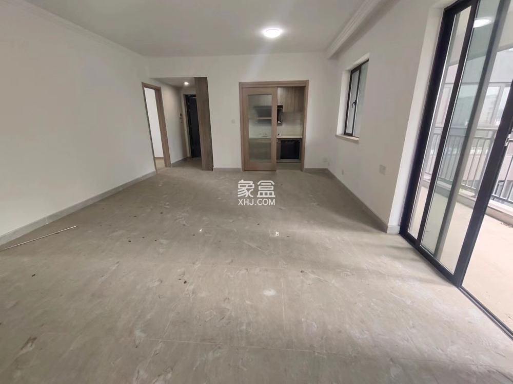 蓝溪谷  4室2厅2卫   102.00万