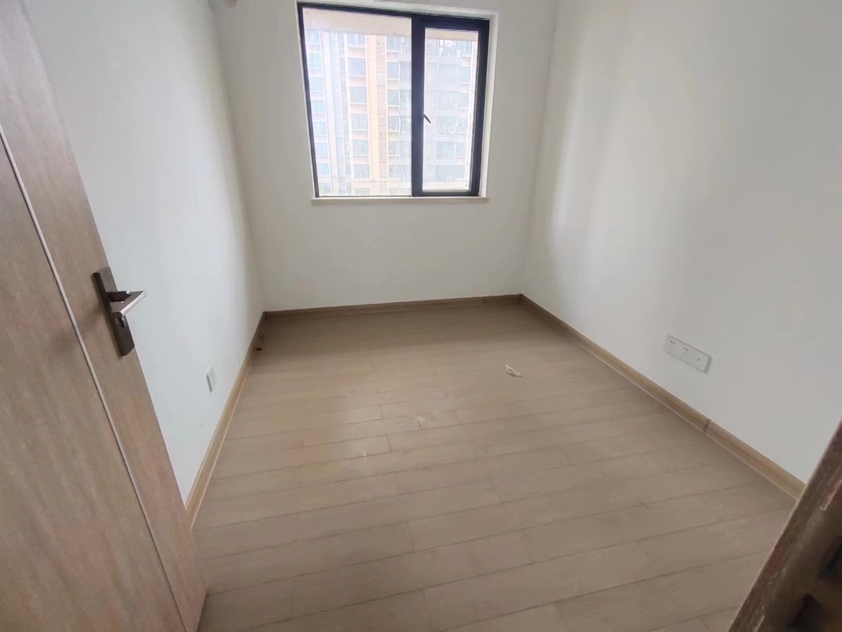 蓝溪谷 4室2厅2卫 102.00万 蓝溪谷 4室2厅2卫 102.00万室内图