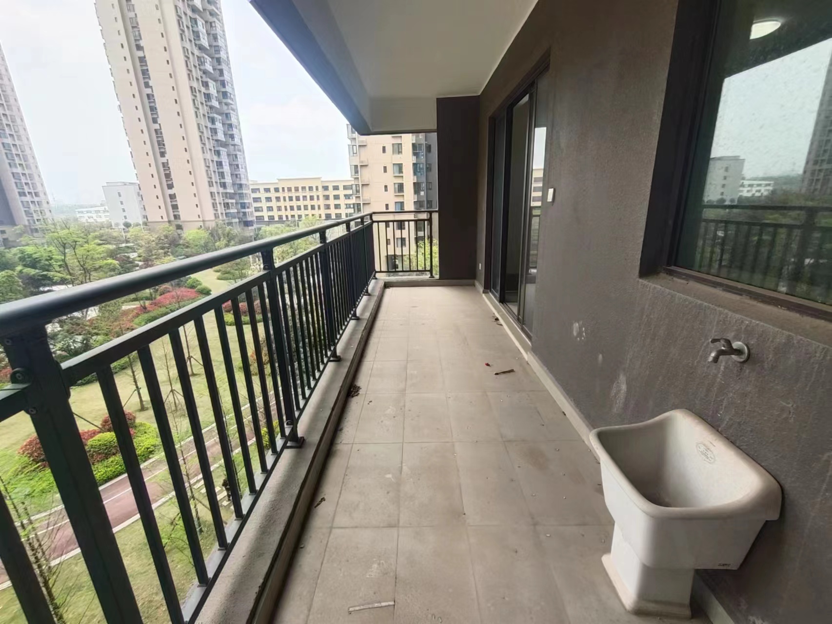 蓝溪谷 4室2厅2卫 102.00万 蓝溪谷 4室2厅2卫 102.00万室内图