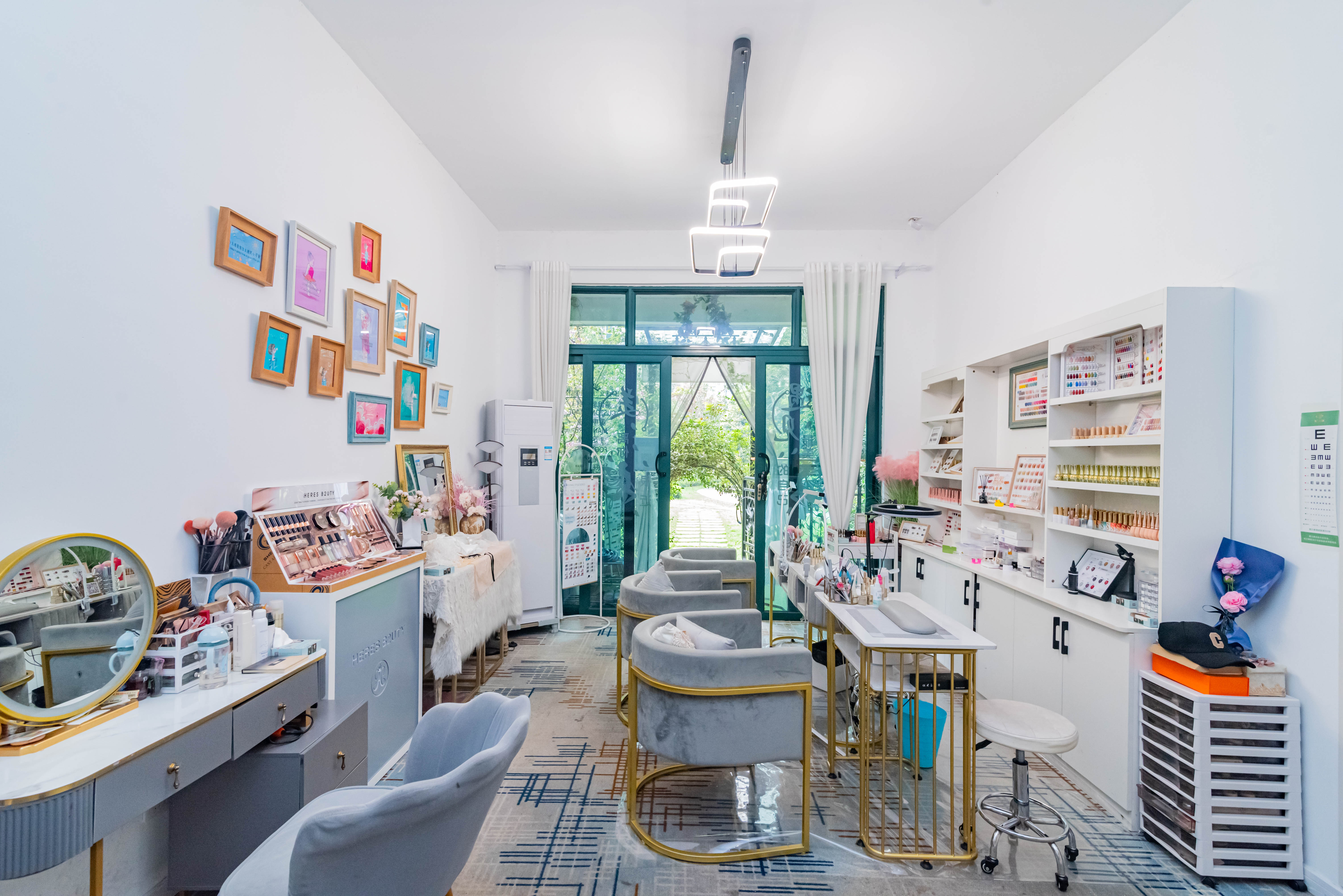 恒大雅苑  3室2厅1卫    115.0万客厅