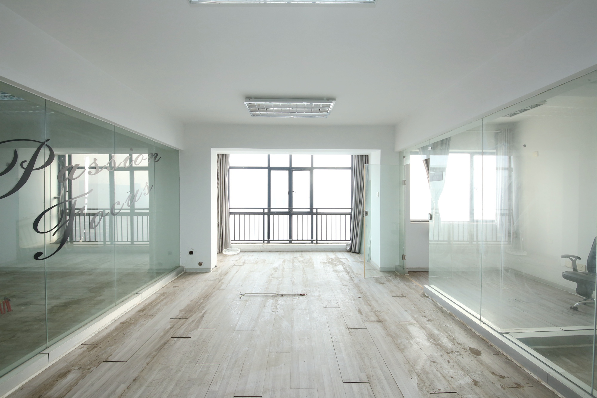 山水华景  3室2厅2卫   98.00万