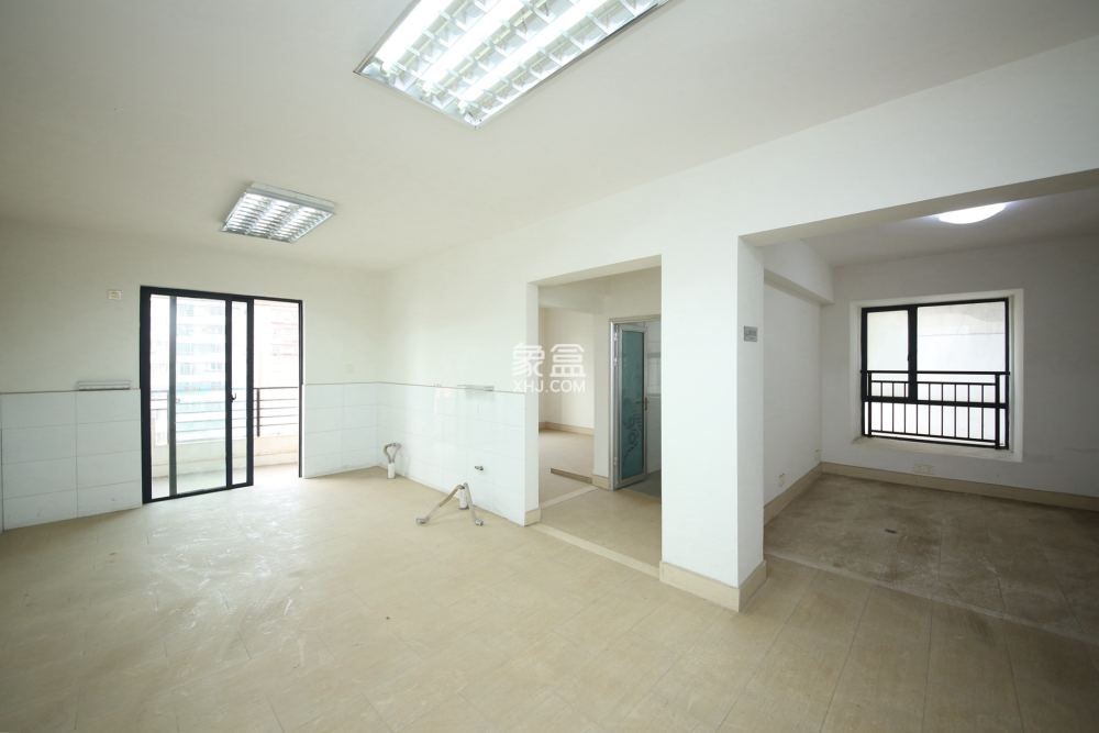 山水华景  2室2厅1卫    58.0万