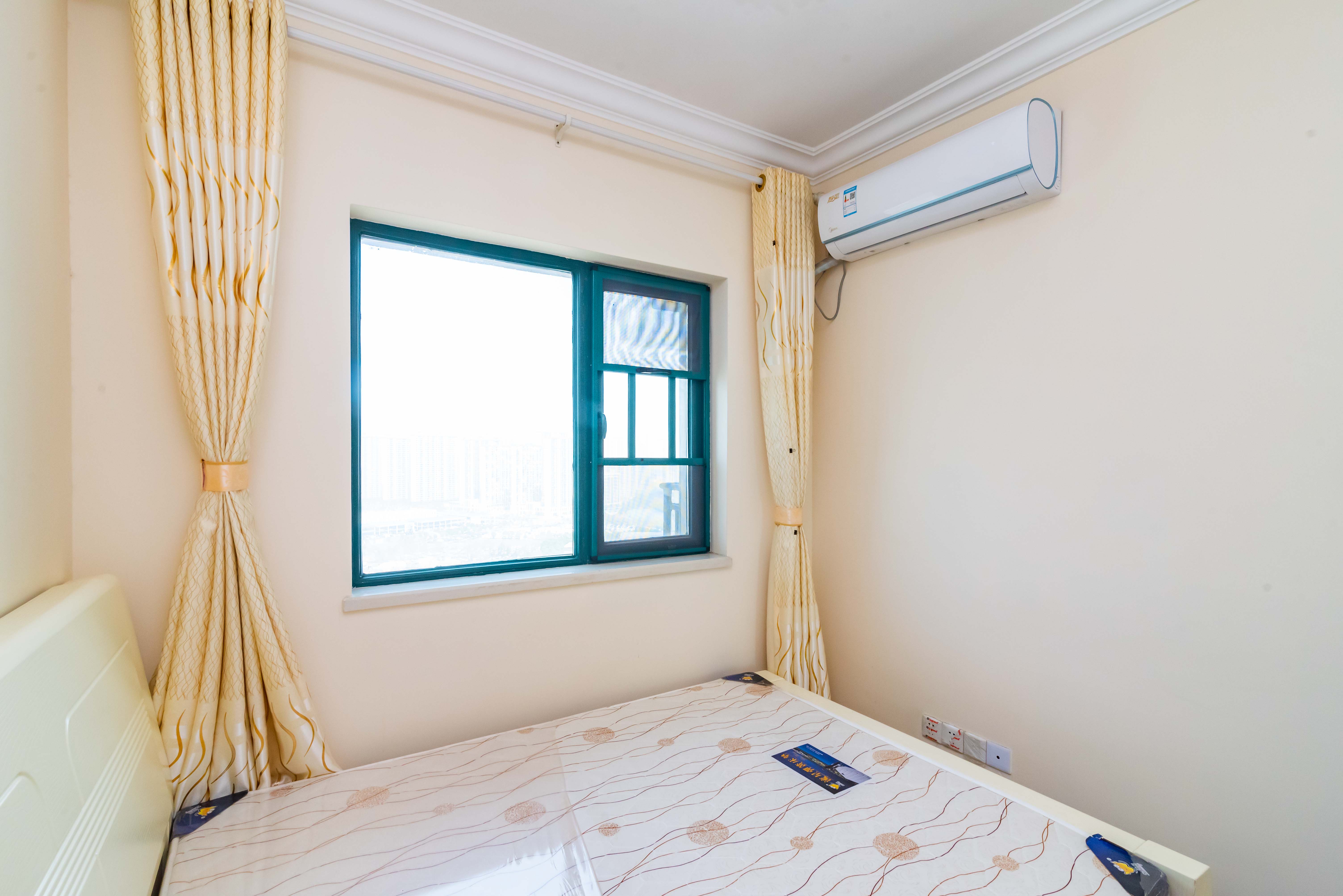 恒大雅苑 3室2厅1卫 78.0万 恒大雅苑 3室2厅1卫 78.0万卧室