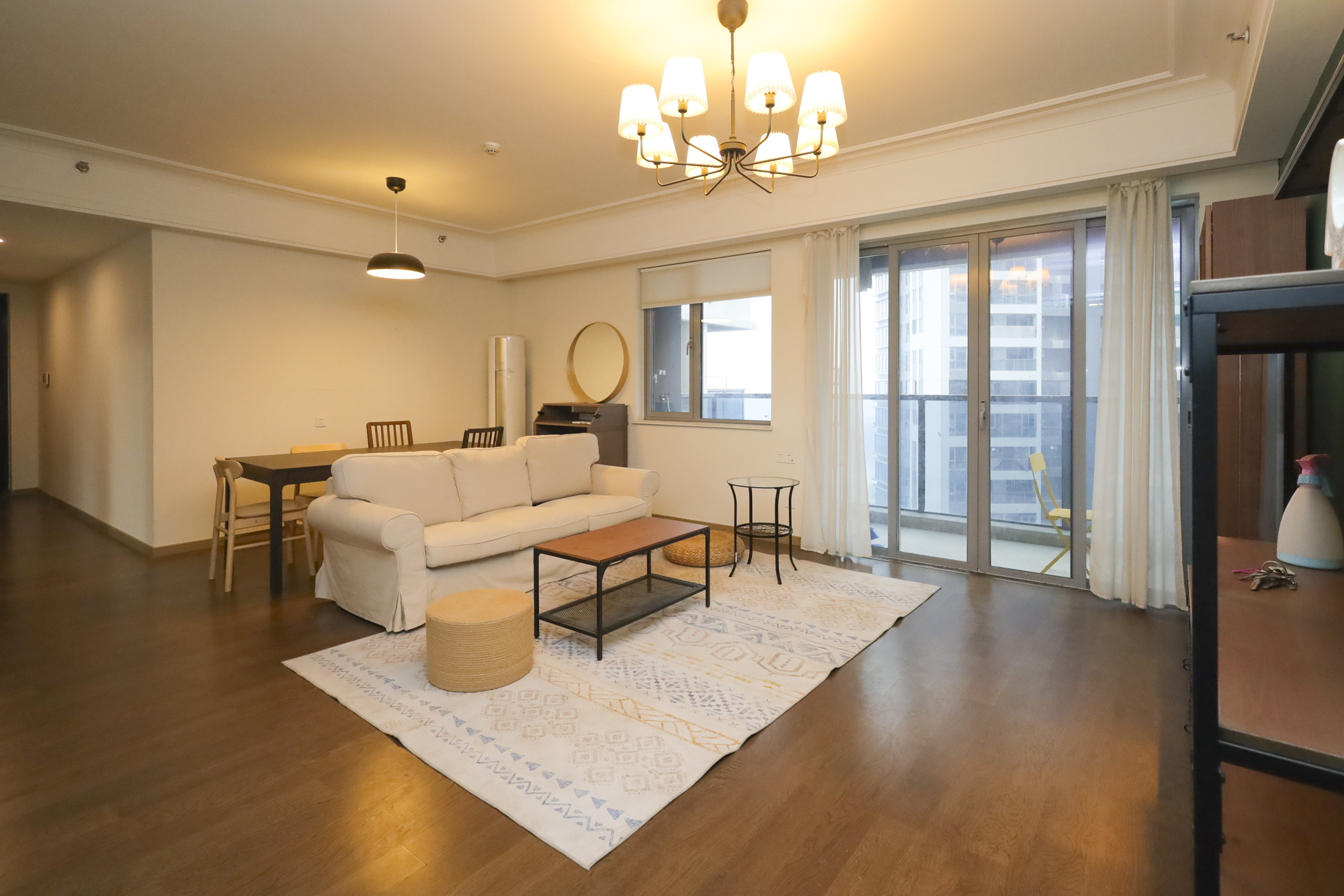 保利天禧C区  4室2厅2卫    328.0万客厅