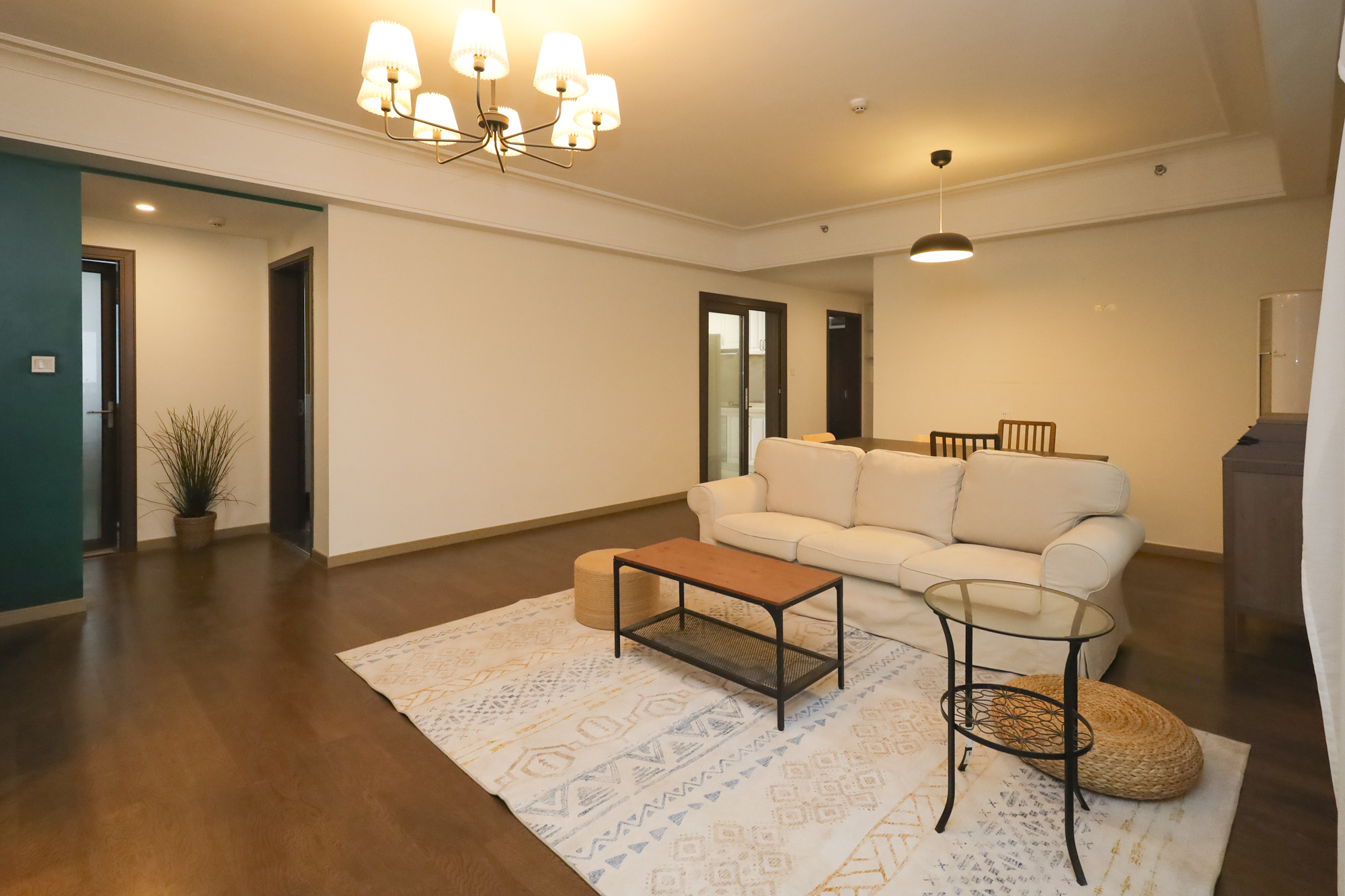 保利天禧C区  4室2厅2卫    328.0万客厅