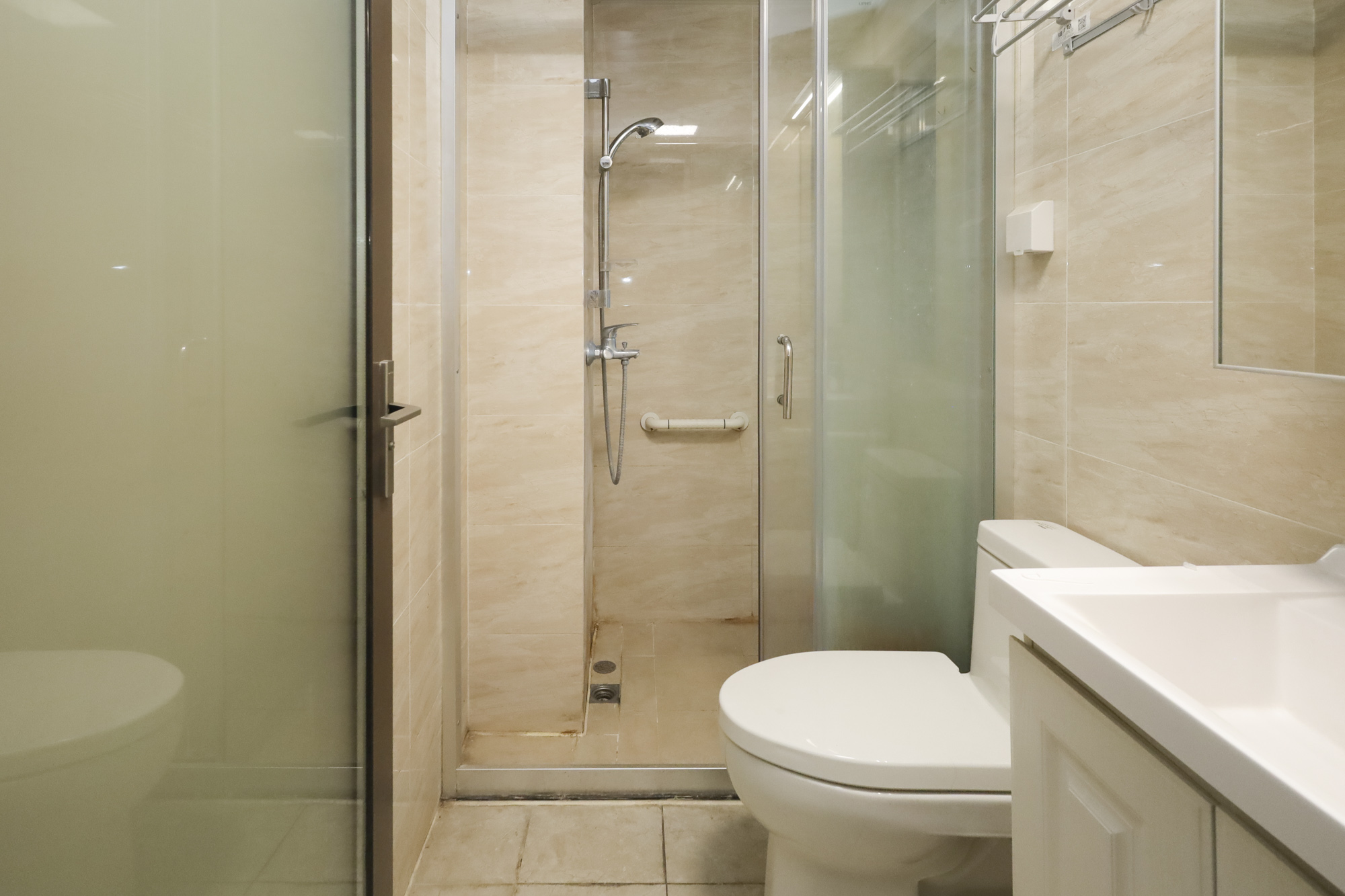 保利天禧C区  4室2厅2卫    328.0万卫生间