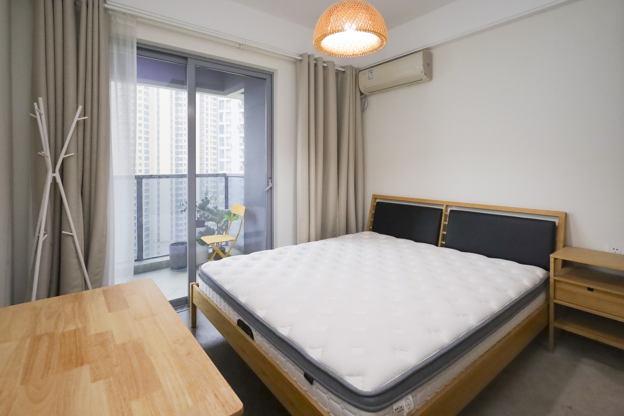 保利天禧C区  4室2厅2卫    328.0万卧室