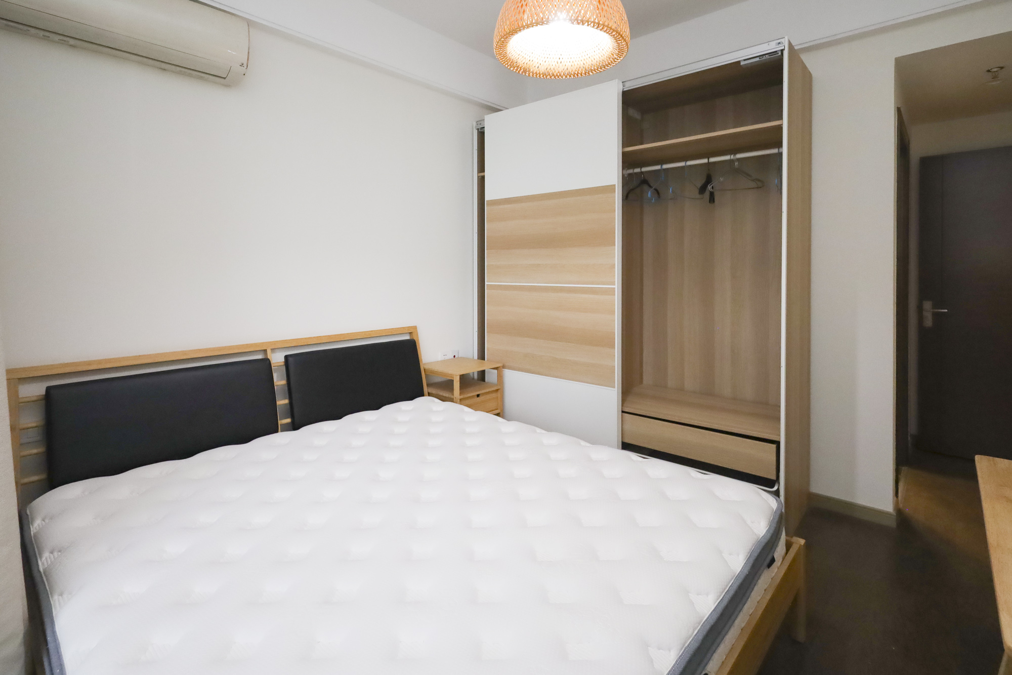 保利天禧C区  4室2厅2卫    328.0万卧室