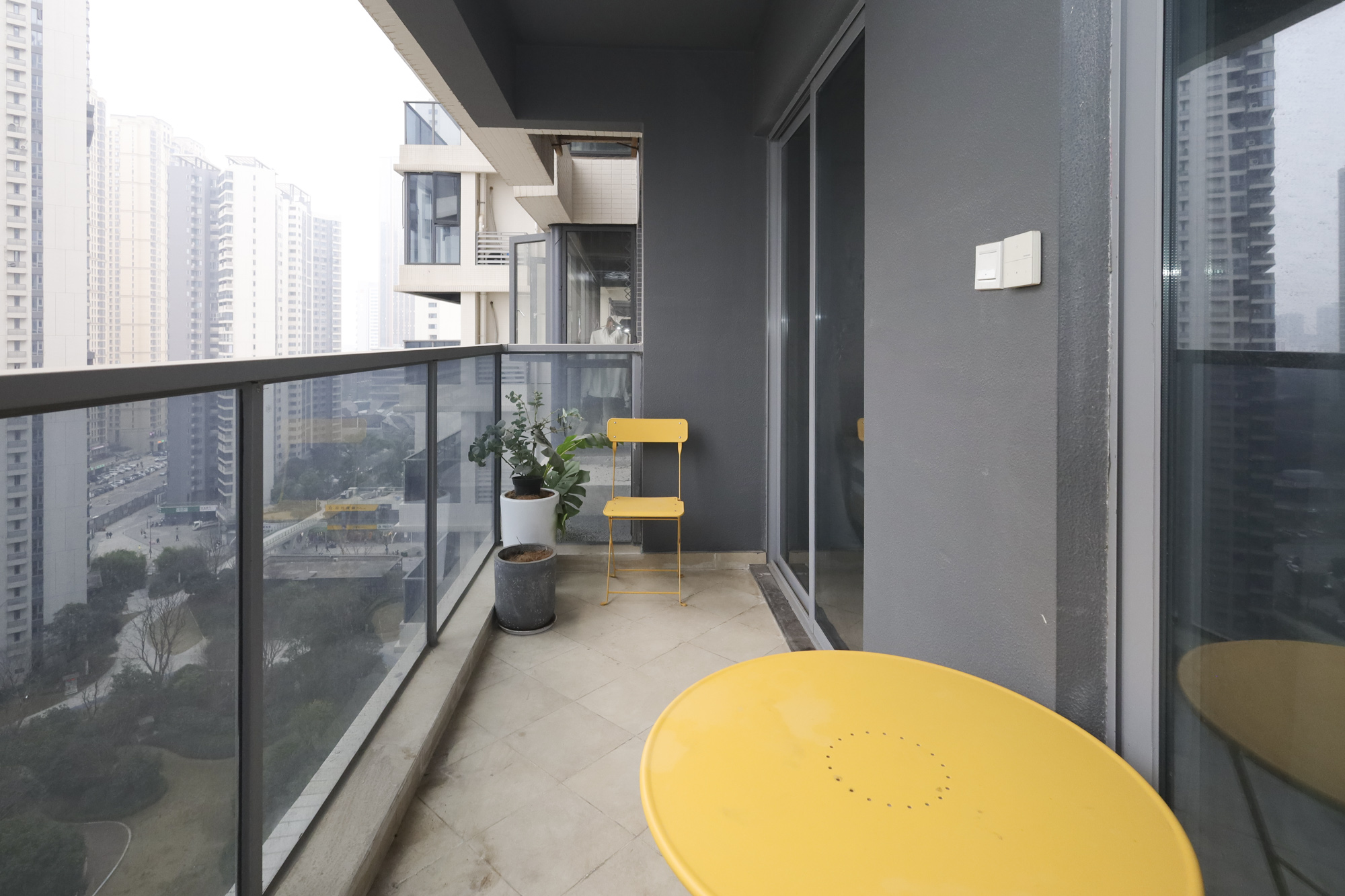 保利天禧C区  4室2厅2卫    328.0万阳台