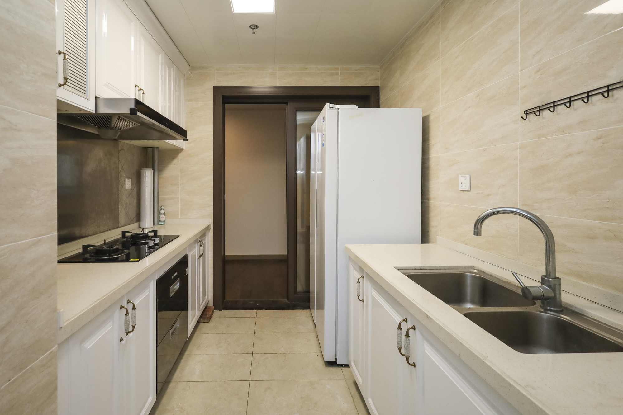 保利天禧C区  4室2厅2卫    328.0万厨房