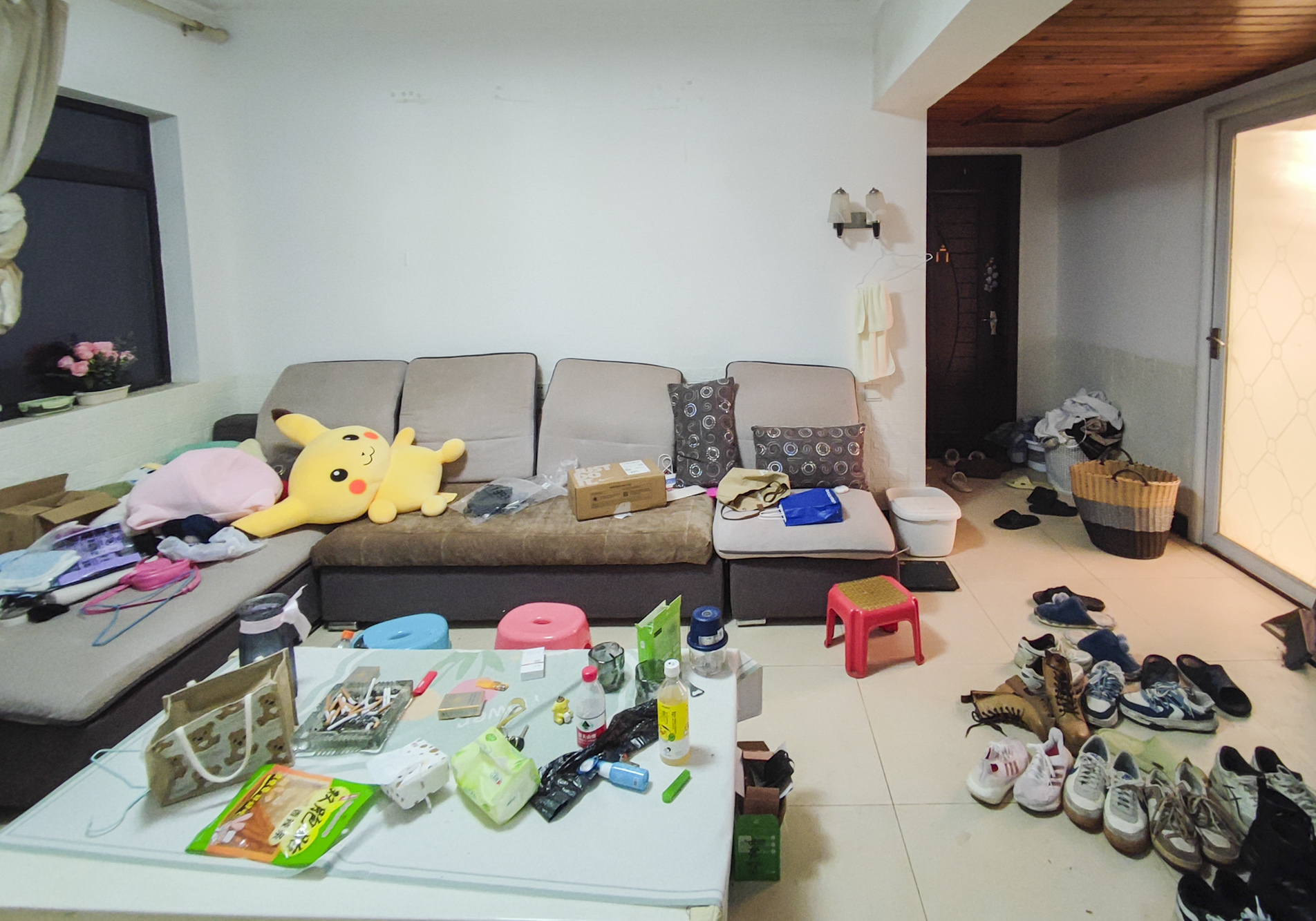 枫林家园  2室1厅1卫   99.40万客厅