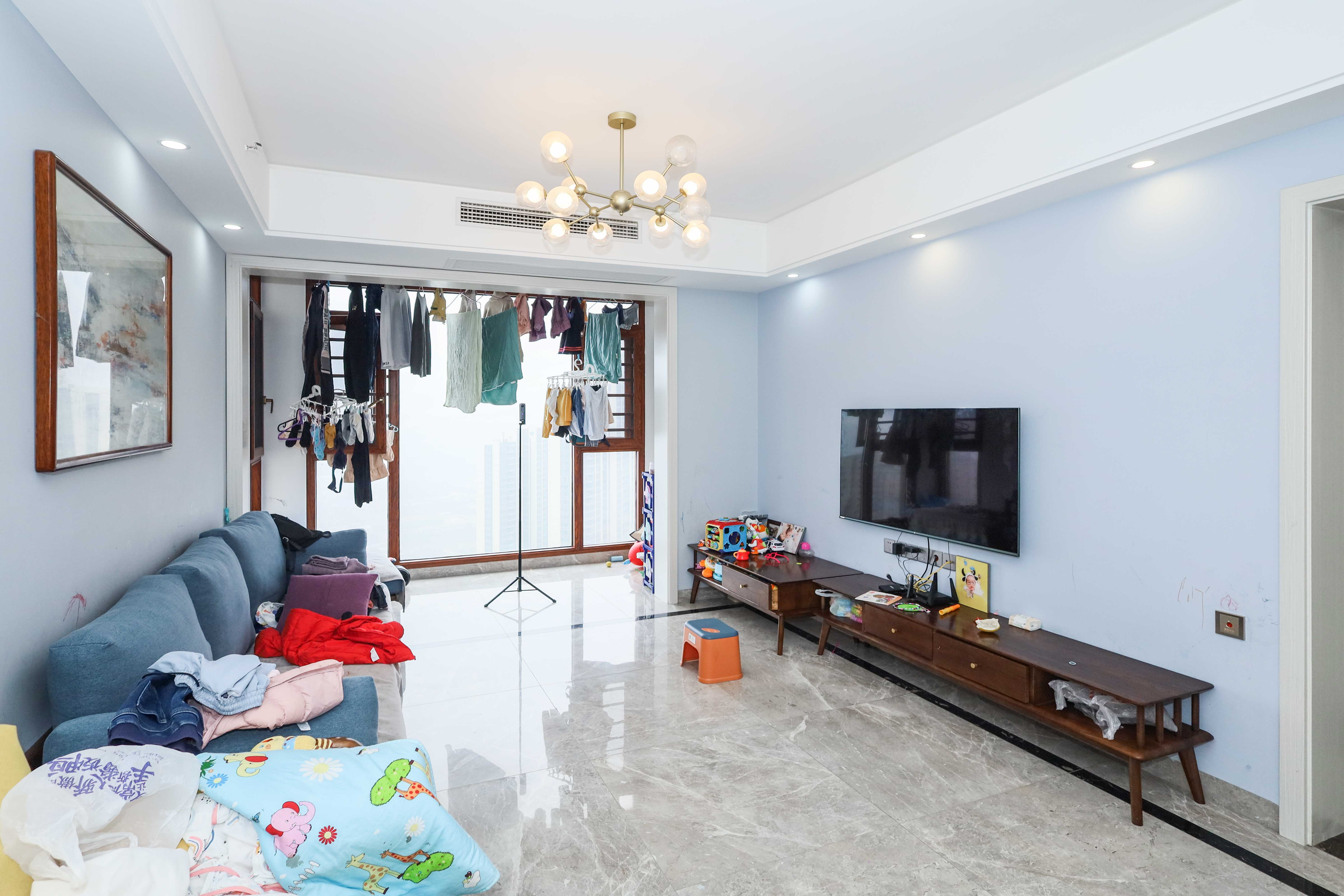 梅溪湖金茂湾  3室2厅2卫    185.0万客厅