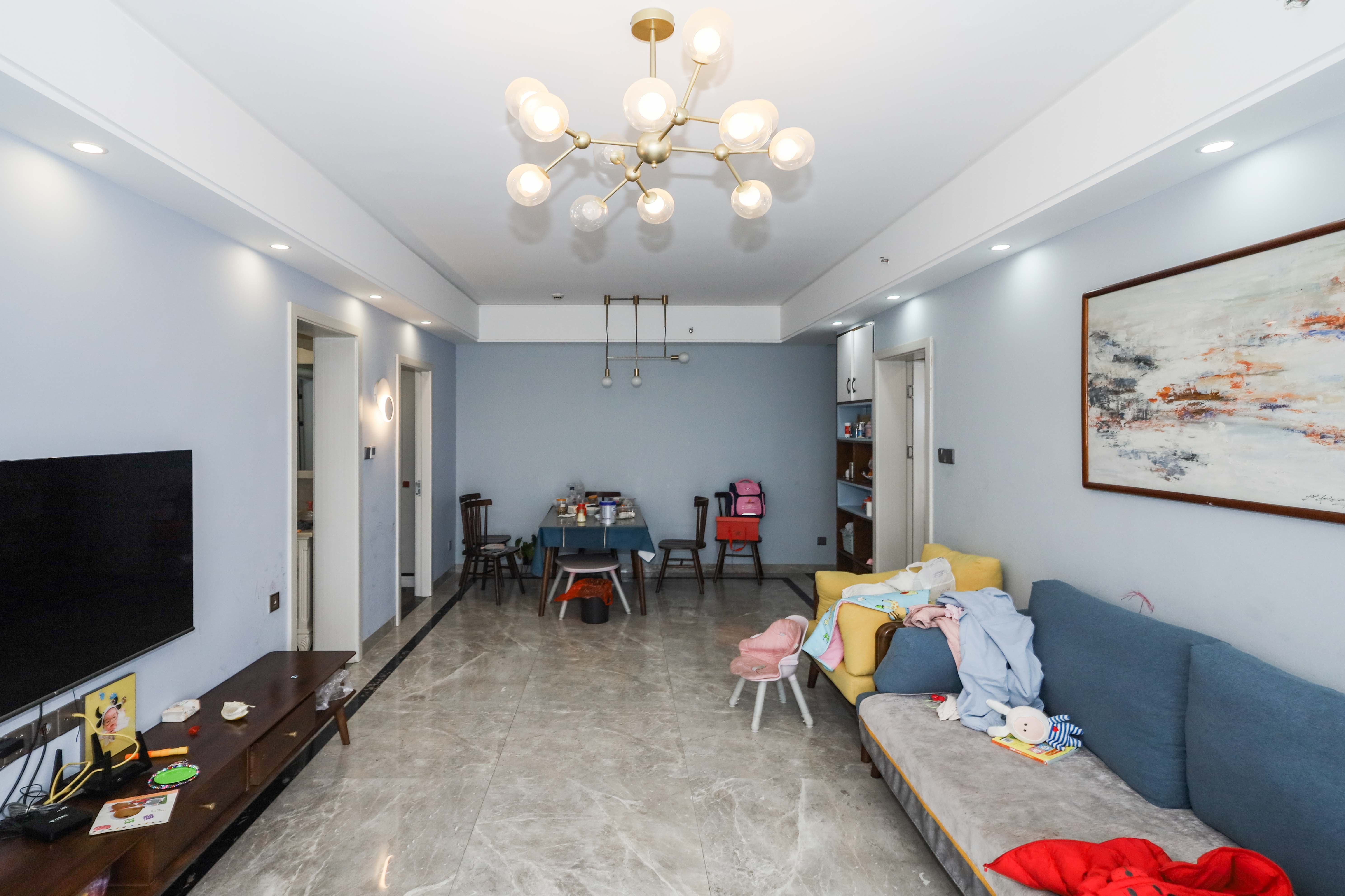 梅溪湖金茂湾  3室2厅2卫    185.0万客厅