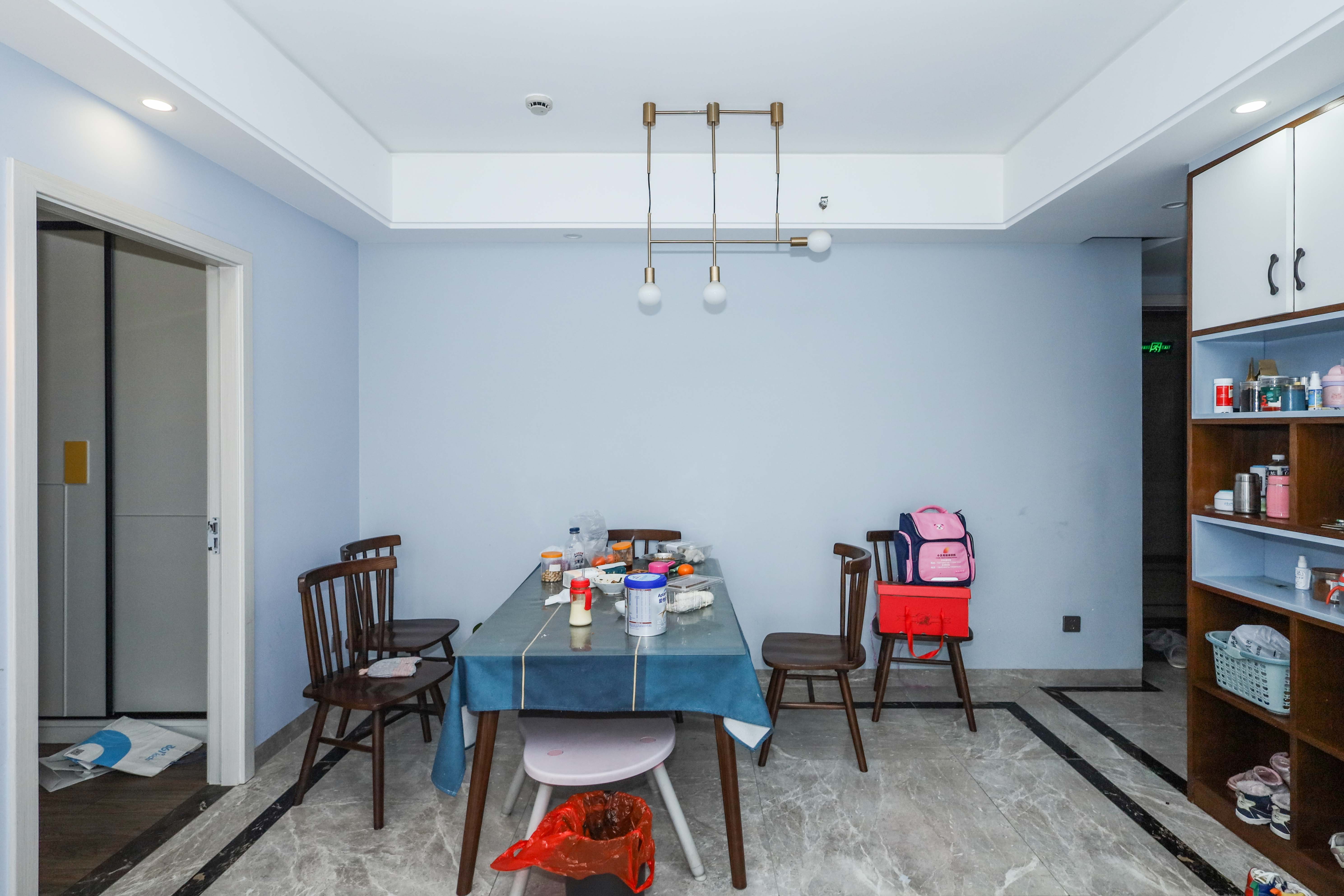 梅溪湖金茂湾  3室2厅2卫    185.0万客厅