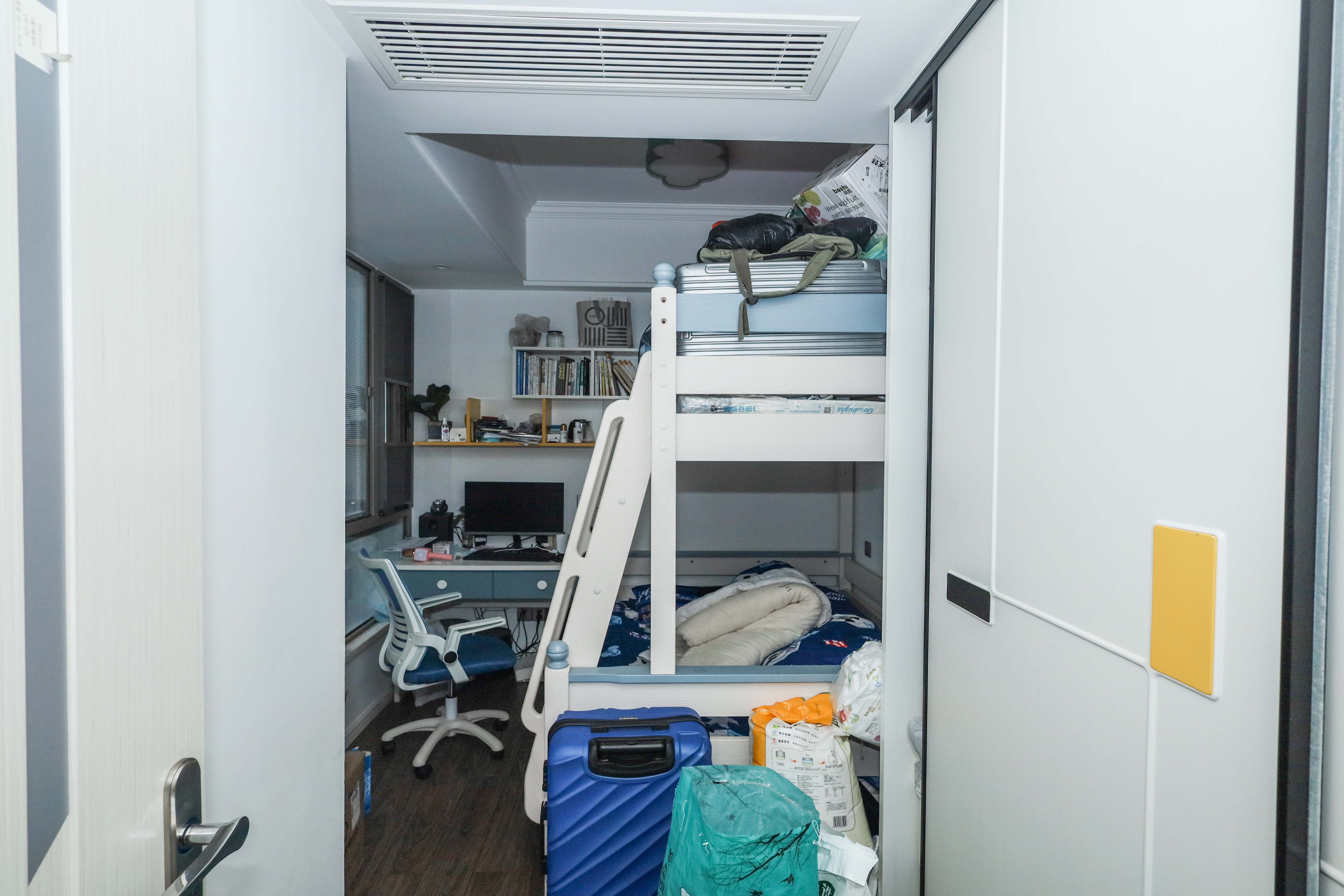 梅溪湖金茂湾  3室2厅2卫    185.0万卧室