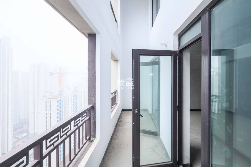 建發(fā)央著  4室2廳2衛(wèi)   210.00萬(wàn)