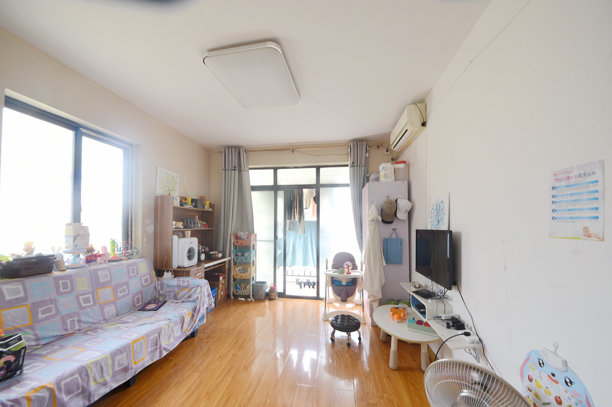 晨兴家园  2室1厅1卫   71.20万客厅
