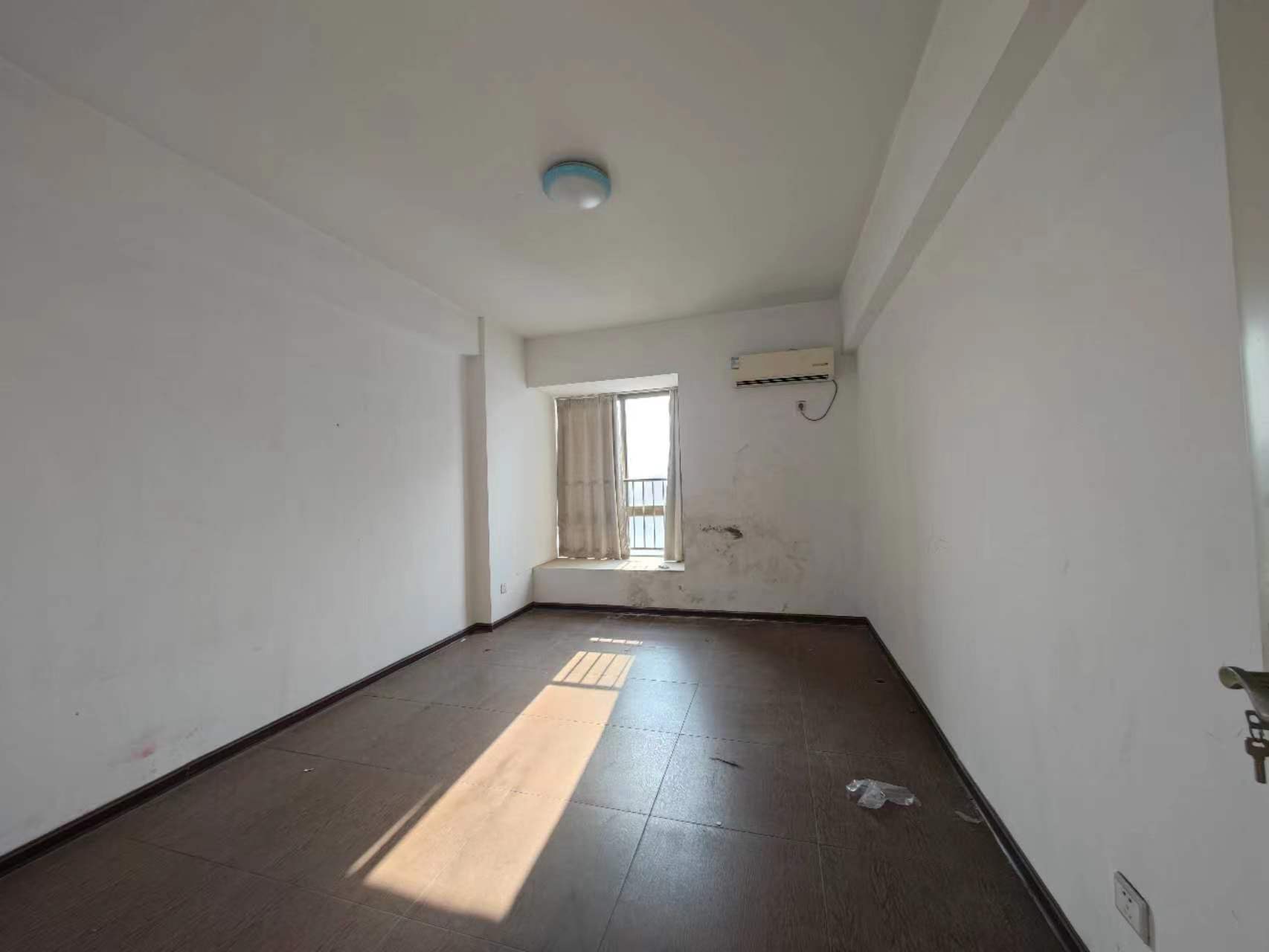 时尚新天地(平和堂) 3室2厅1卫 120.0万 时尚新天地(平和堂) 3室2厅1卫 120.0万室内图