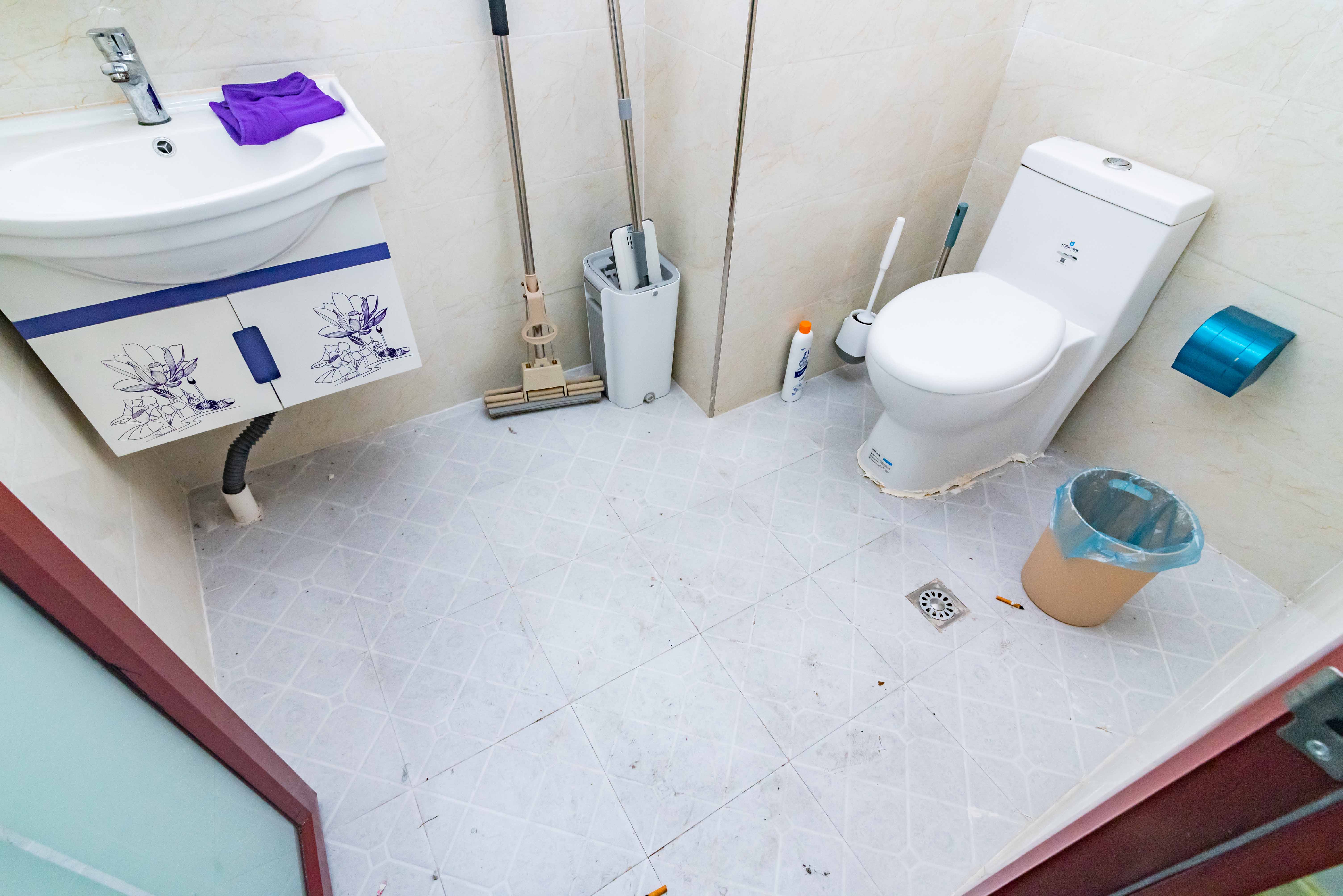 恒大雅苑 2室1厅1卫 80.00万 恒大雅苑 2室1厅1卫 80.00万卫生间