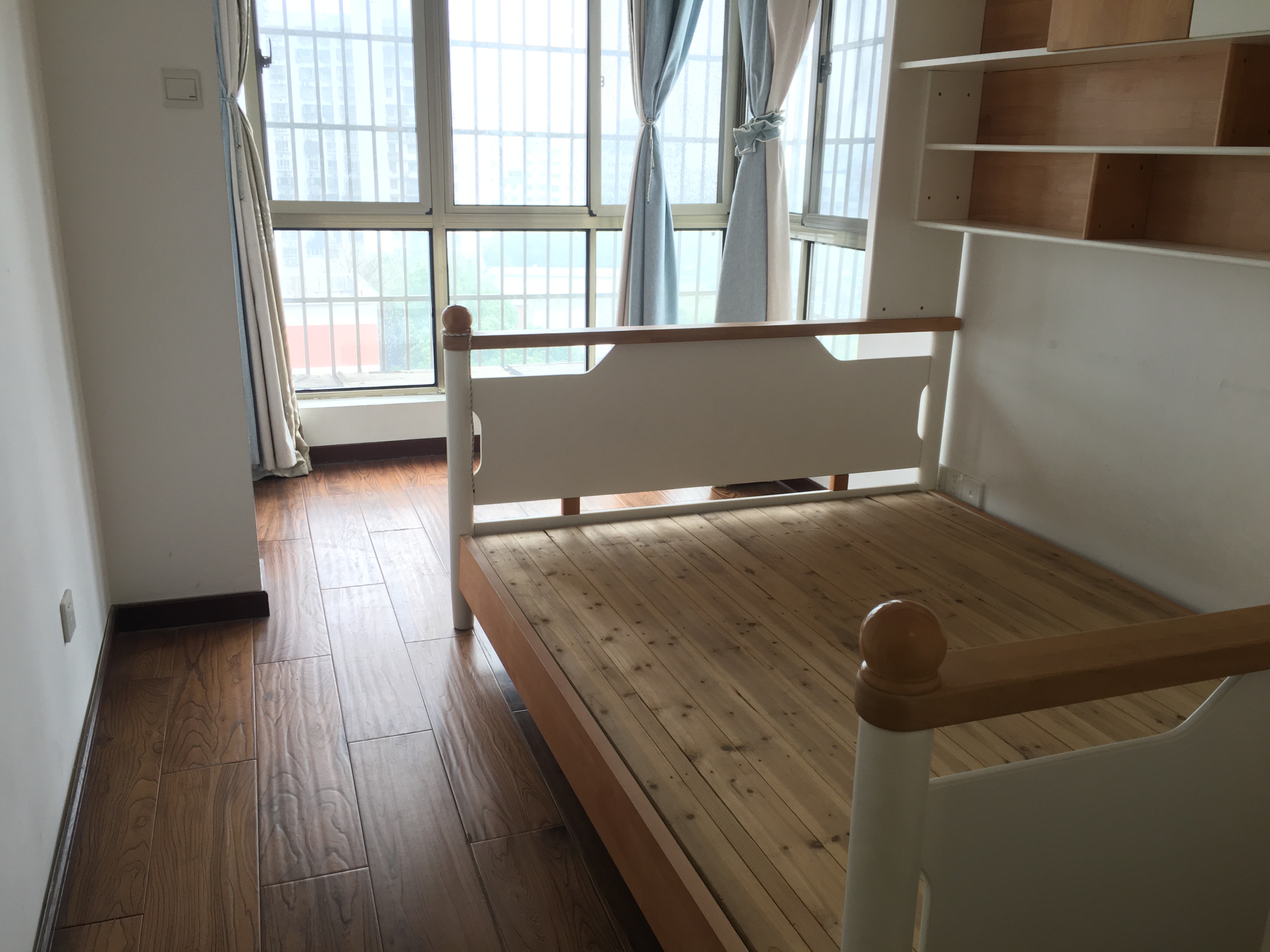 盛世华庭 3室2厅2卫 65.00万 盛世华庭 3室2厅2卫 65.00万室内图