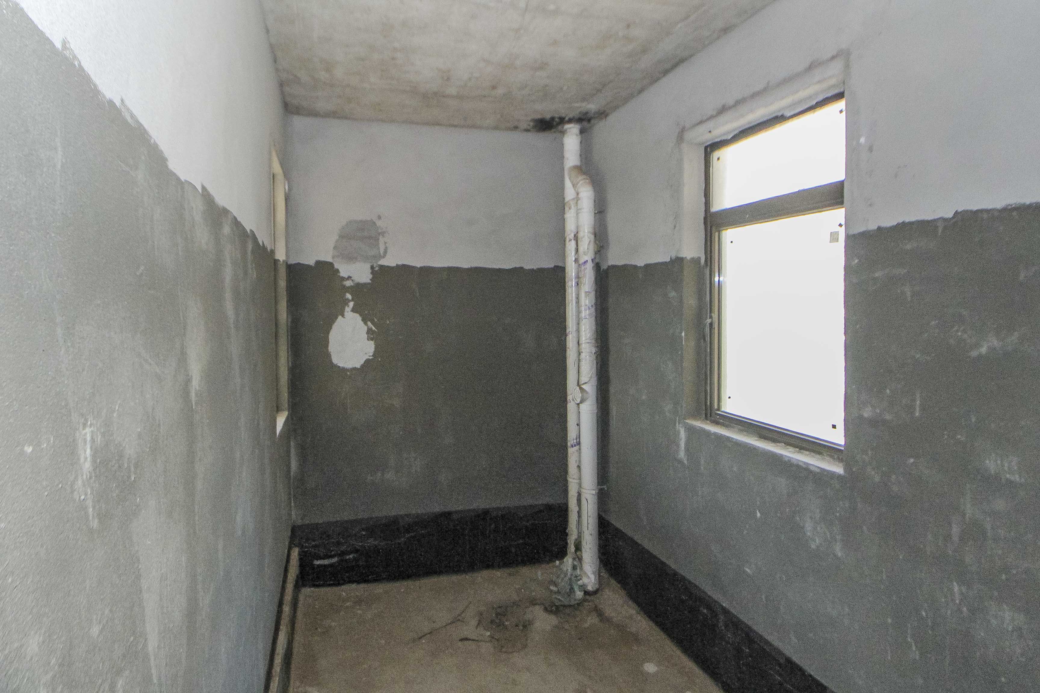 江山帝景哈佛 6室2厅2卫 220.00万 江山帝景哈佛 6室2厅2卫 220.00万卫生间