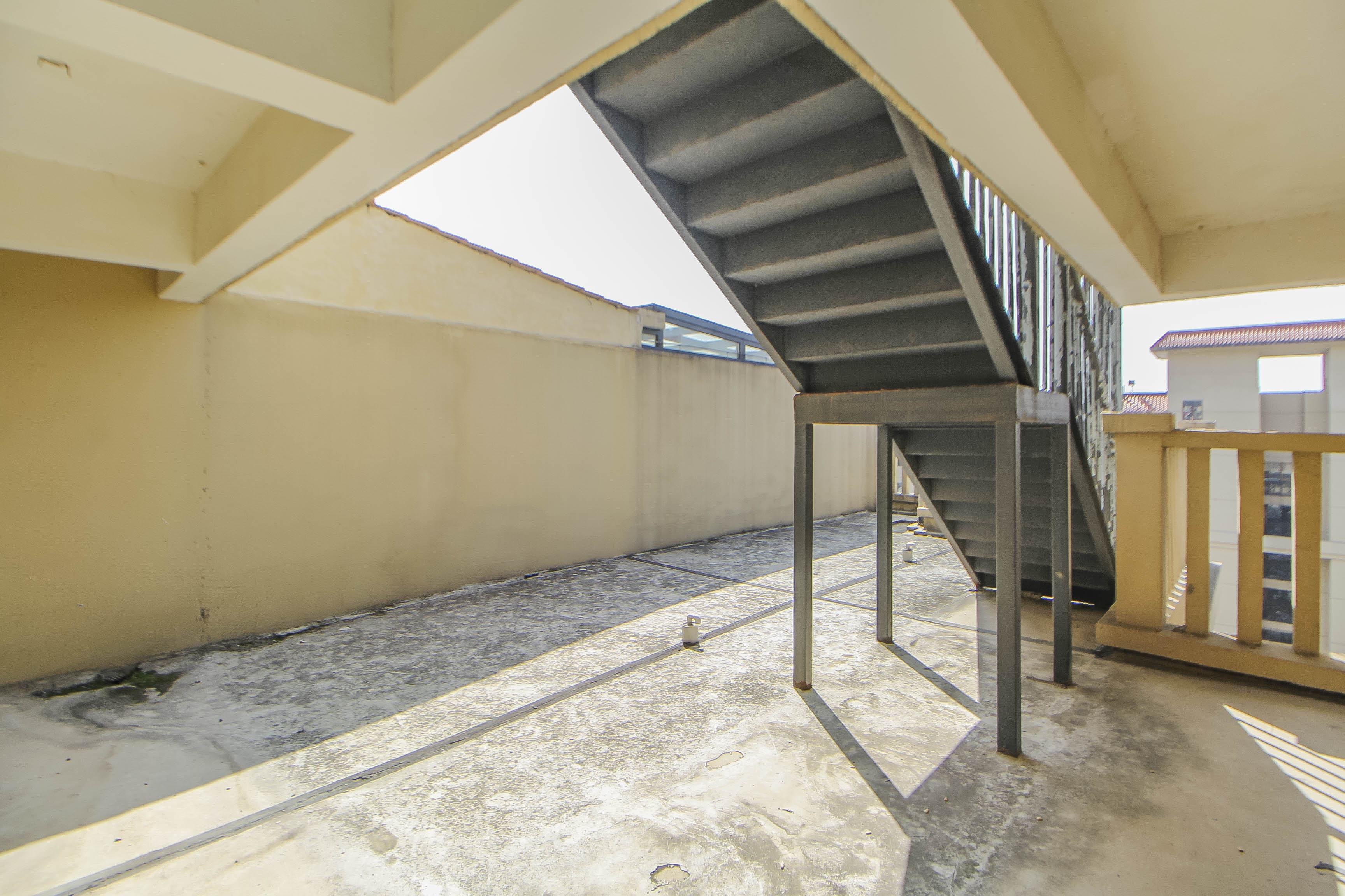 江山帝景哈佛 6室2厅2卫 220.00万 江山帝景哈佛 6室2厅2卫 220.00万其他