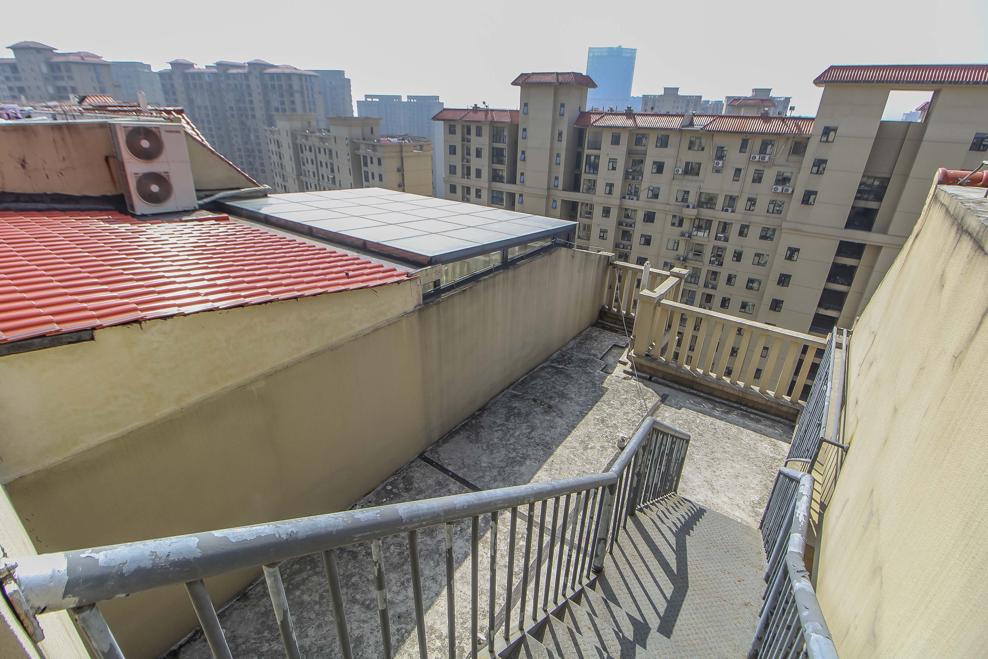 江山帝景哈佛 6室2厅2卫 220.00万 江山帝景哈佛 6室2厅2卫 220.00万其他