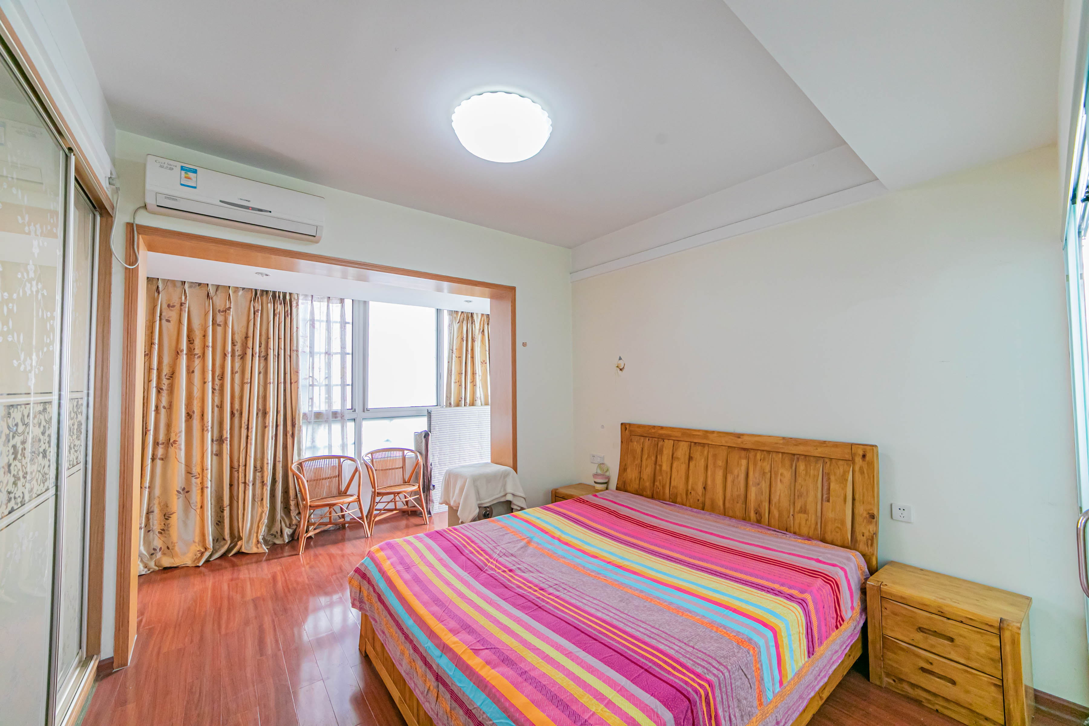 开源鑫苑 3室2厅2卫 93.80万 开源鑫苑 3室2厅2卫 93.80万卧室