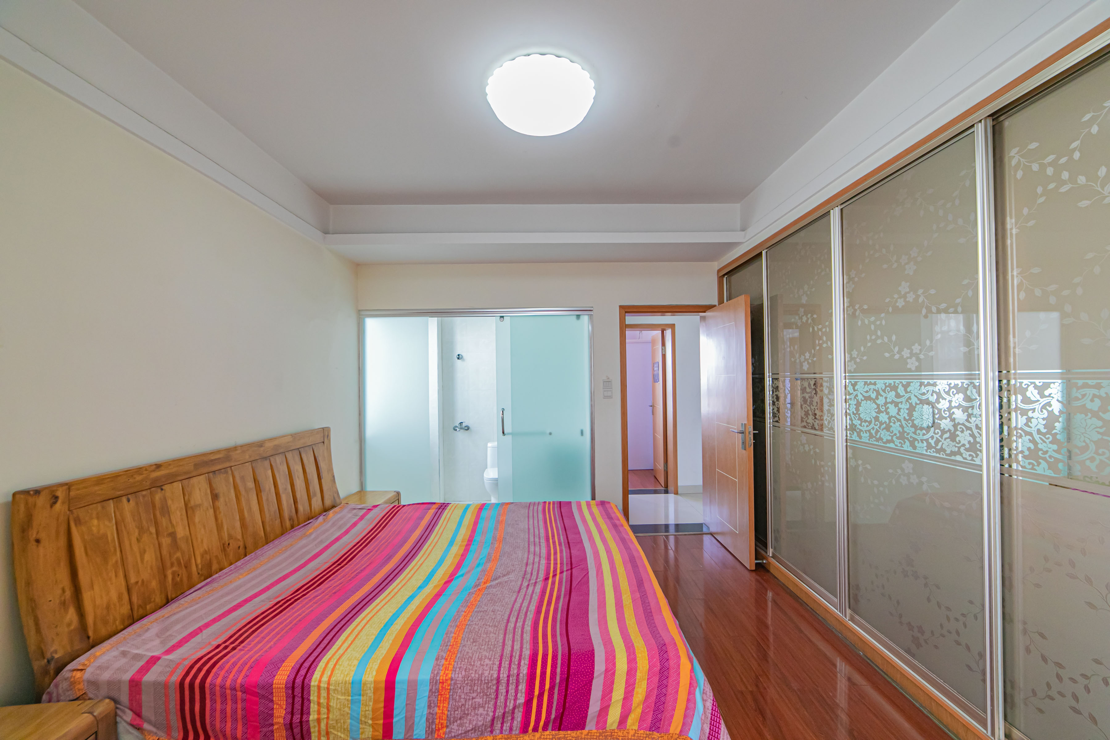 开源鑫苑 3室2厅2卫 93.80万 开源鑫苑 3室2厅2卫 93.80万卧室