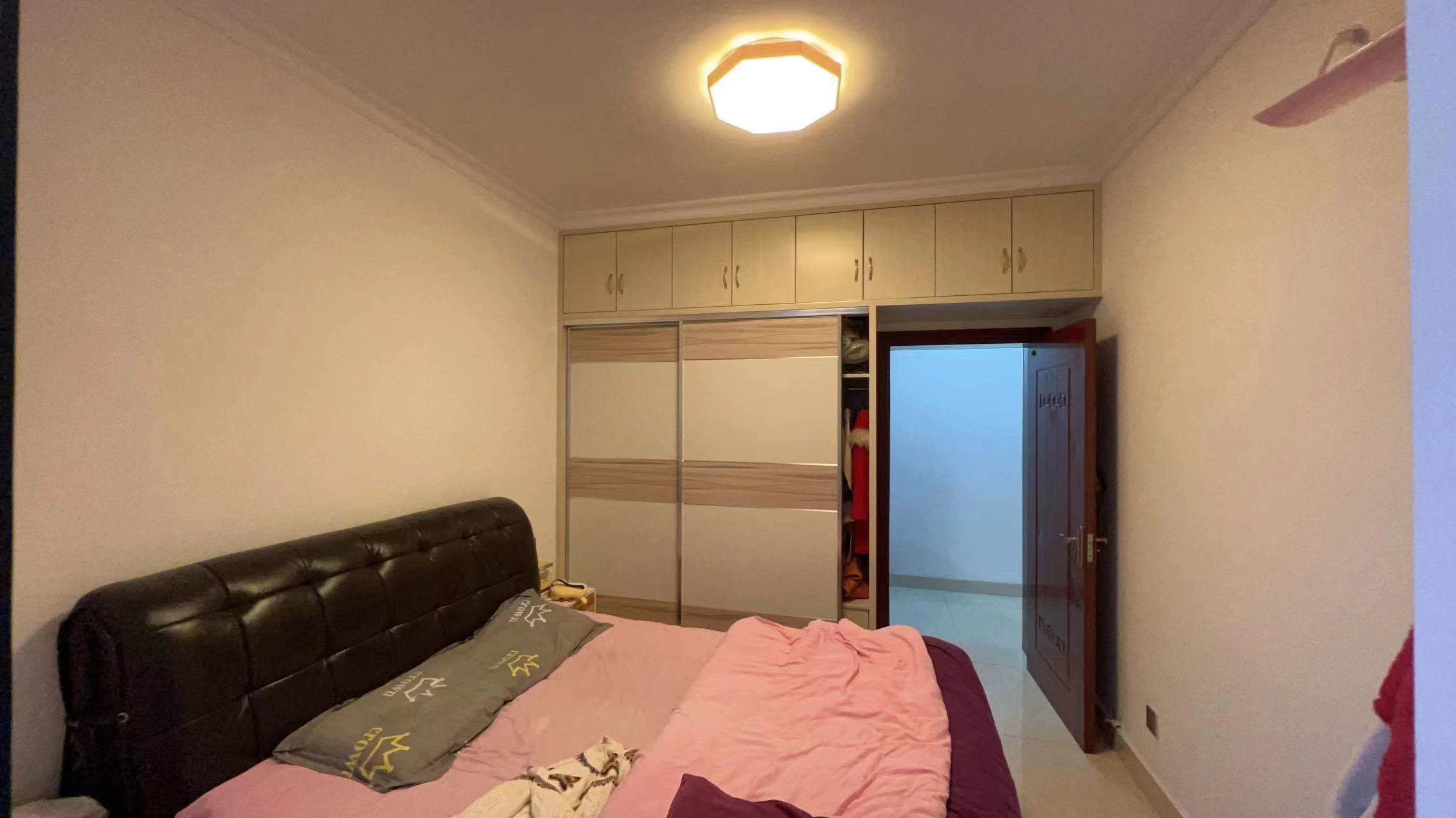 盘龙御景园 1室1厅1卫 28.80万 盘龙御景园 1室1厅1卫 28.80万客厅