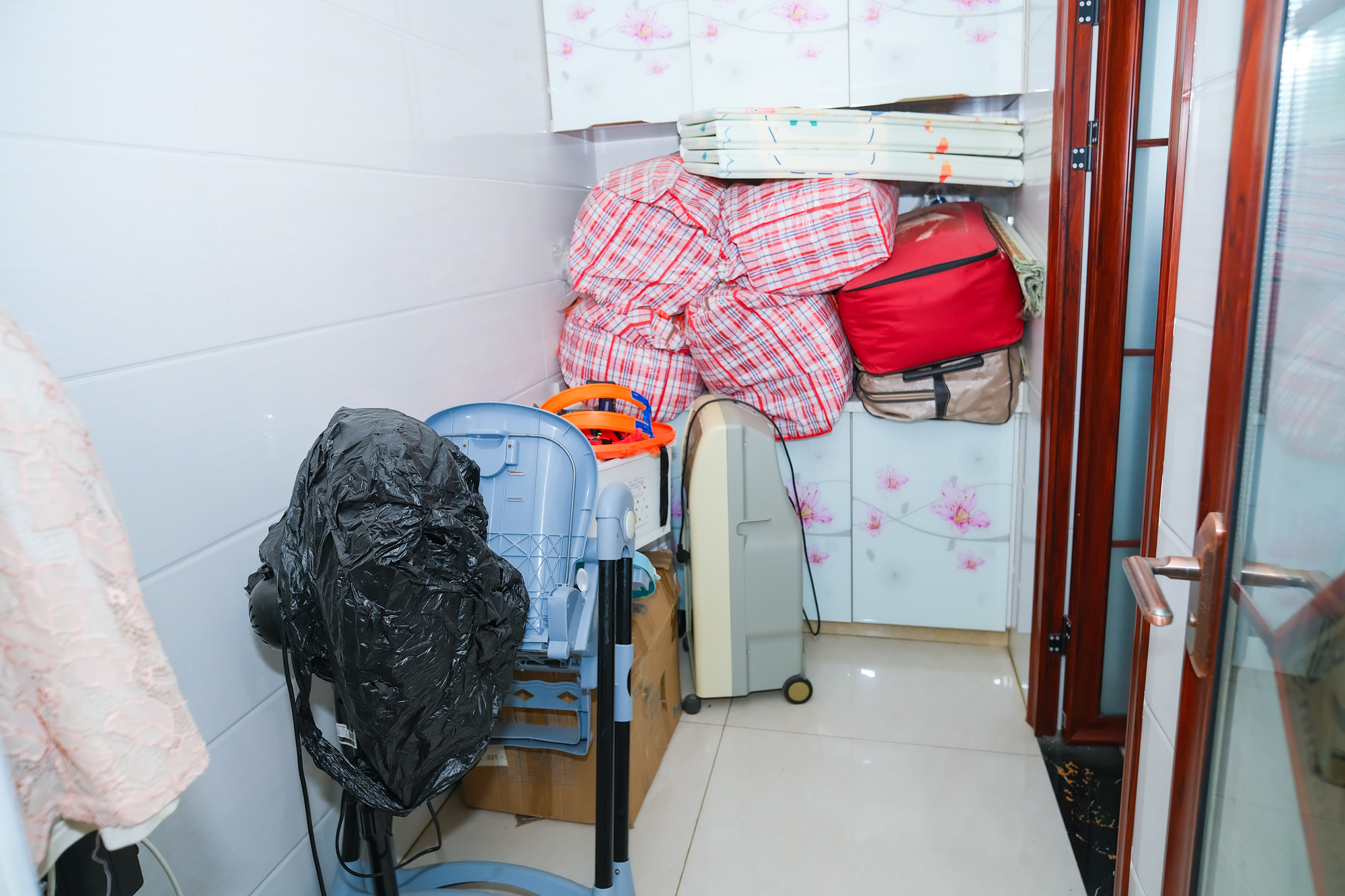 尚都花园城 4室2厅1卫 110.00万 尚都花园城 4室2厅1卫 110.00万卫生间