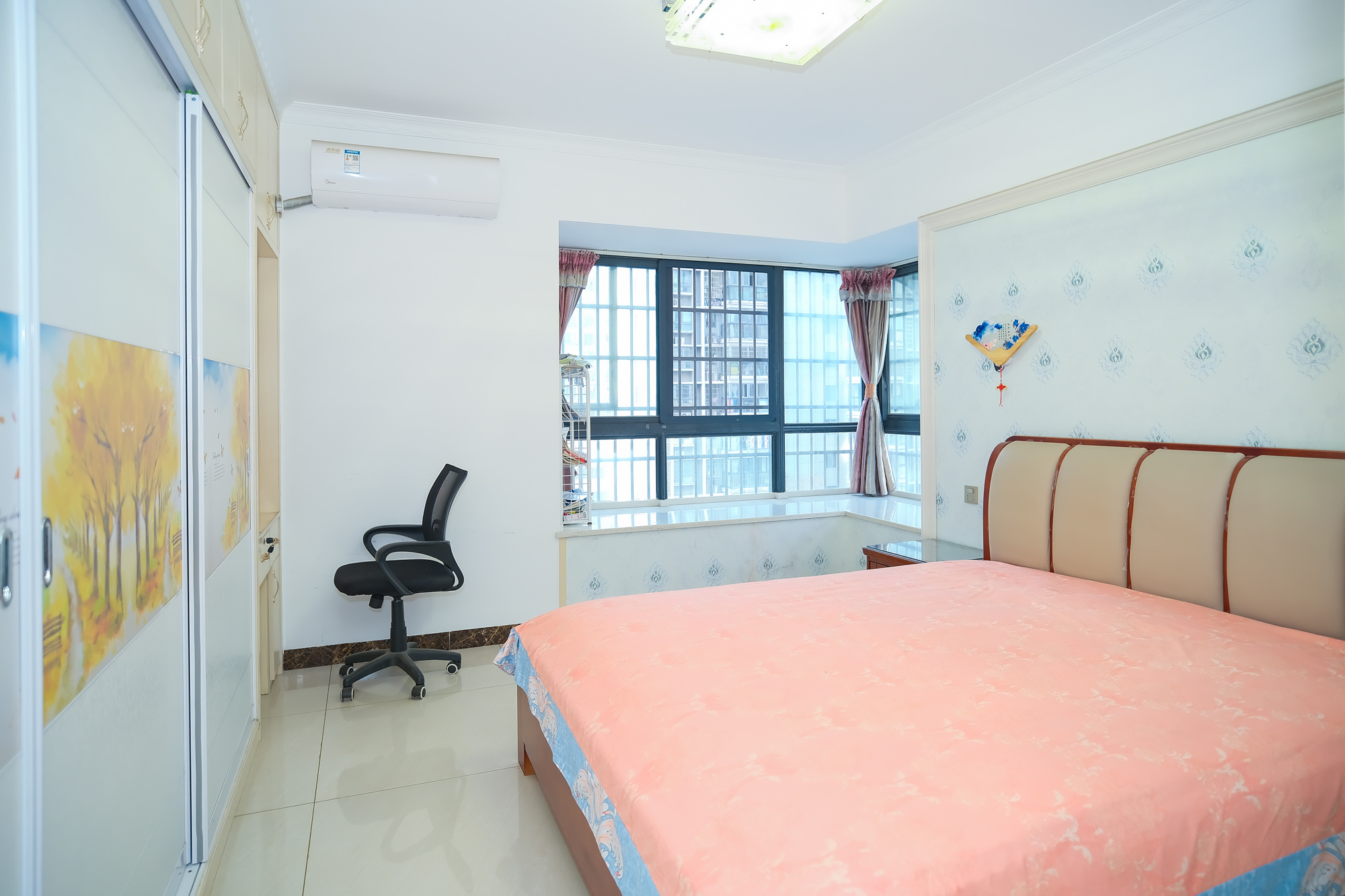 尚都花园城 4室2厅1卫 110.00万 尚都花园城 4室2厅1卫 110.00万卧室