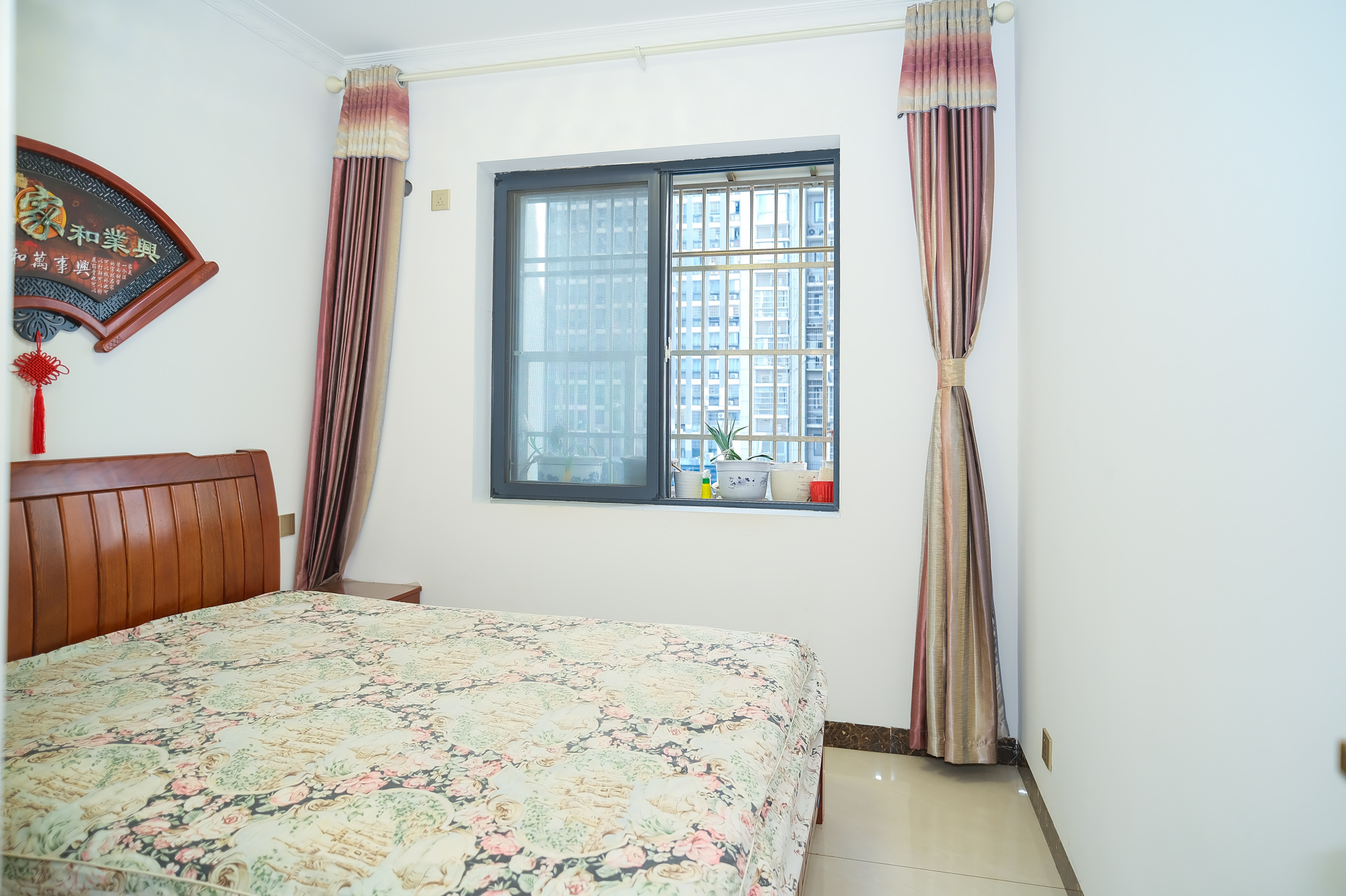 尚都花园城 4室2厅1卫 110.00万 尚都花园城 4室2厅1卫 110.00万卧室